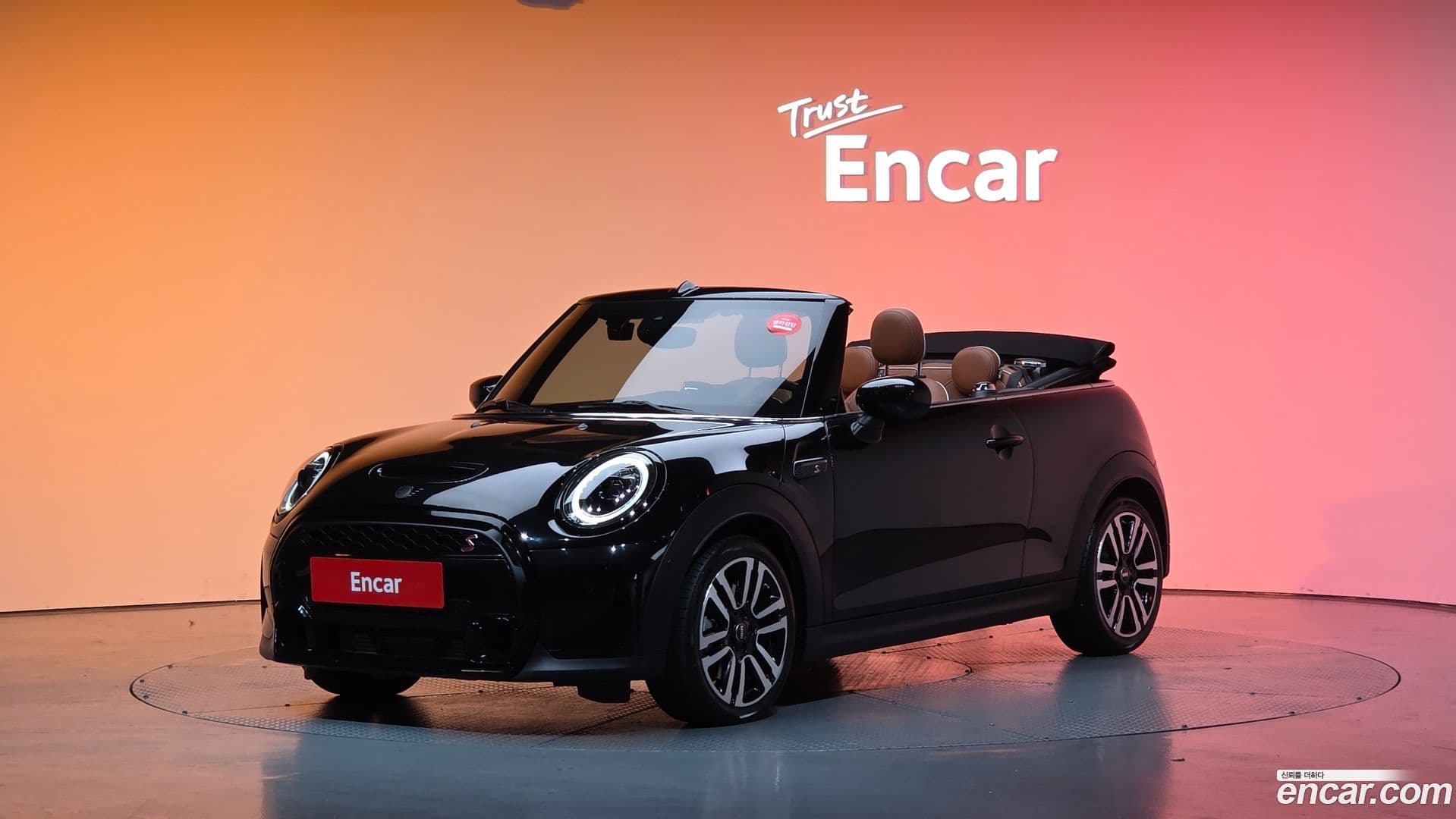 Main__Slider__Photo:Cooper Convertible Mini 2024.5-0
