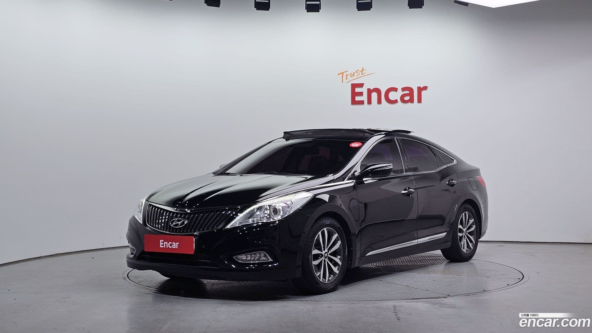 Main__Slider__Photo:Grandeur Hyundai 2012.8-0