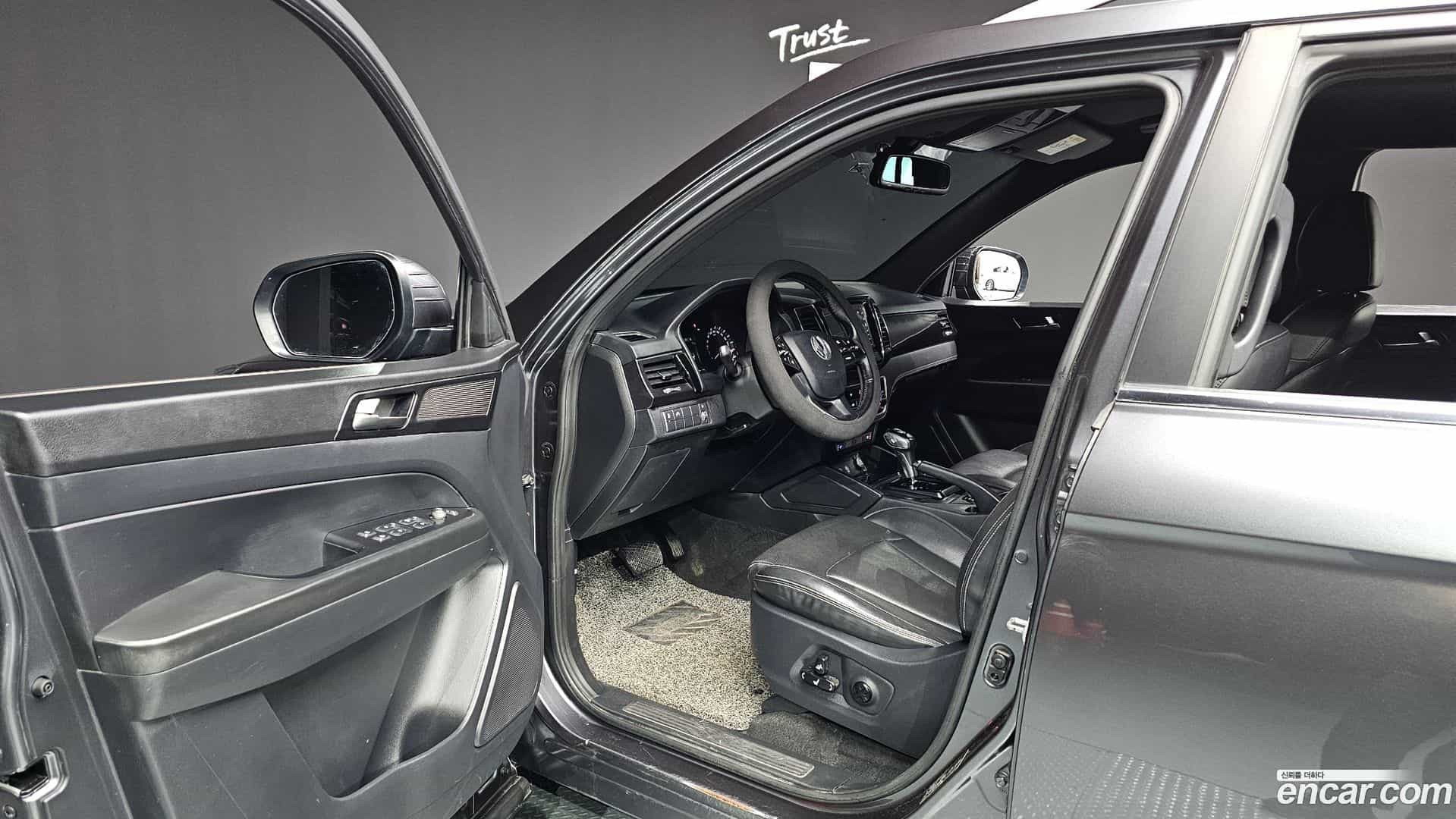 Rexton KG Mobility 2020.9-INNER-010