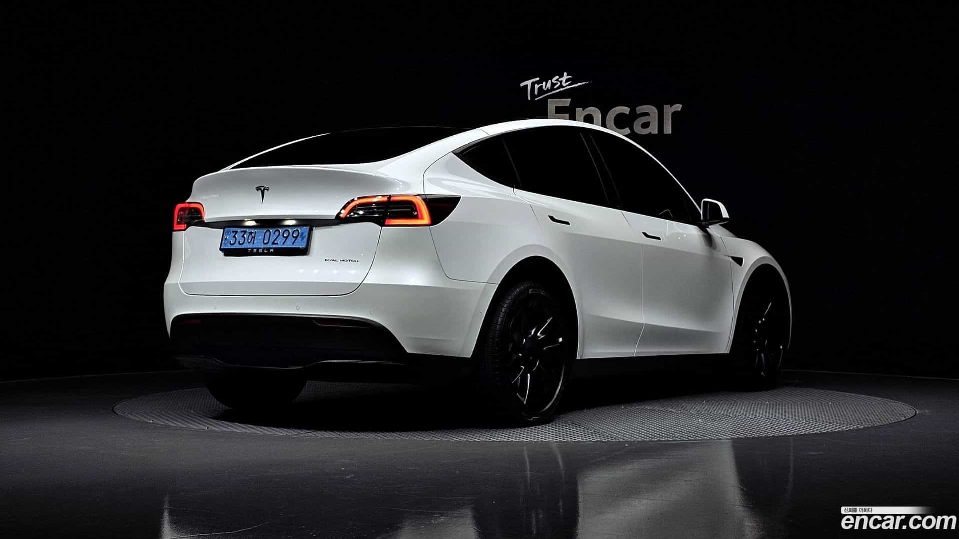 Model Y Tesla 2022.4-OUTER-002