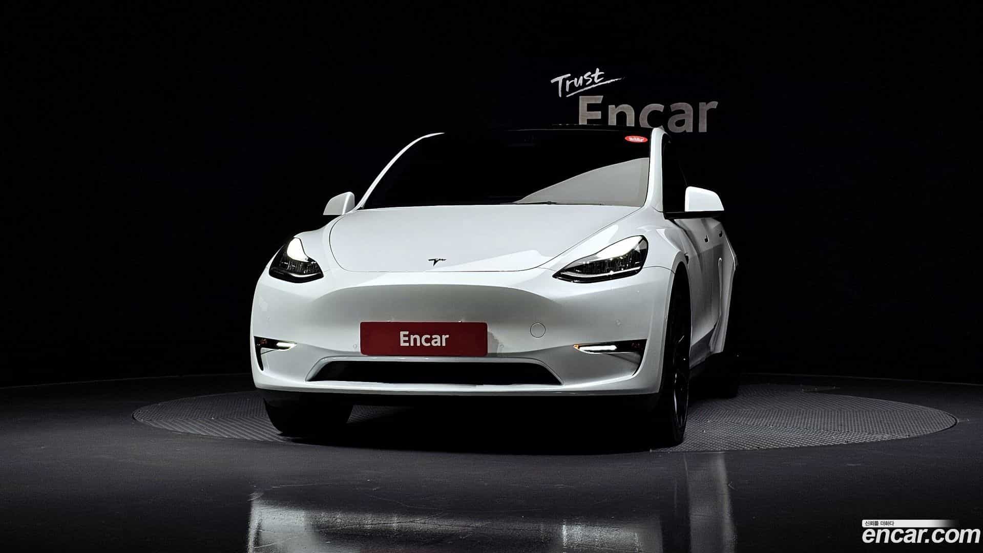 Model Y Tesla 2022.4-OUTER-003