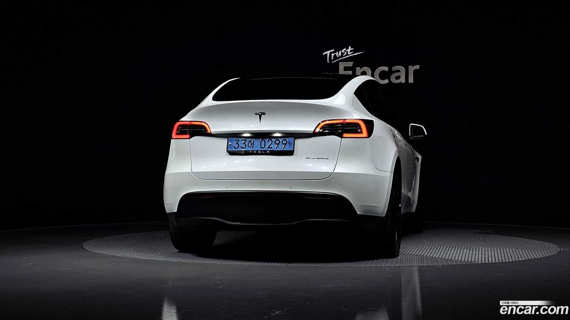 Model Y Tesla 2022.4-OUTER-004
