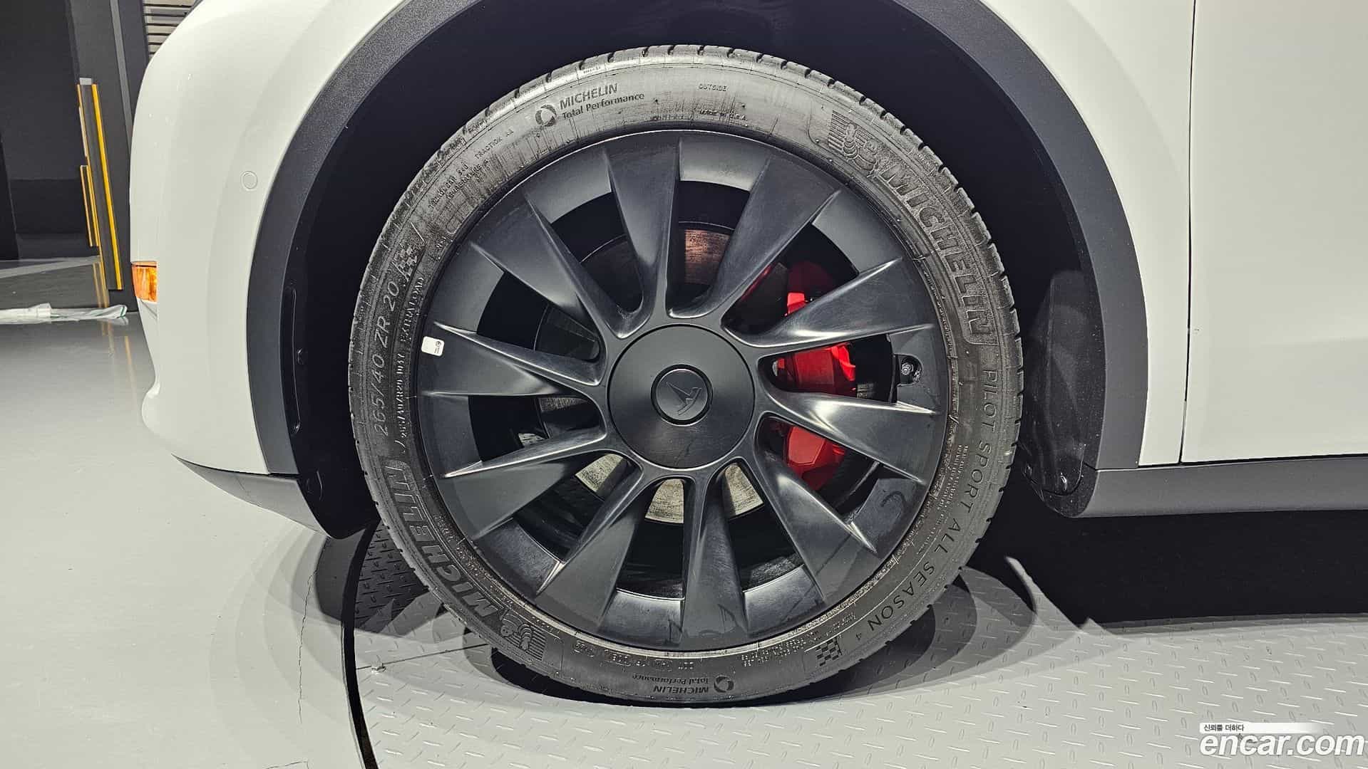 Model Y Tesla 2022.4-OUTER-005