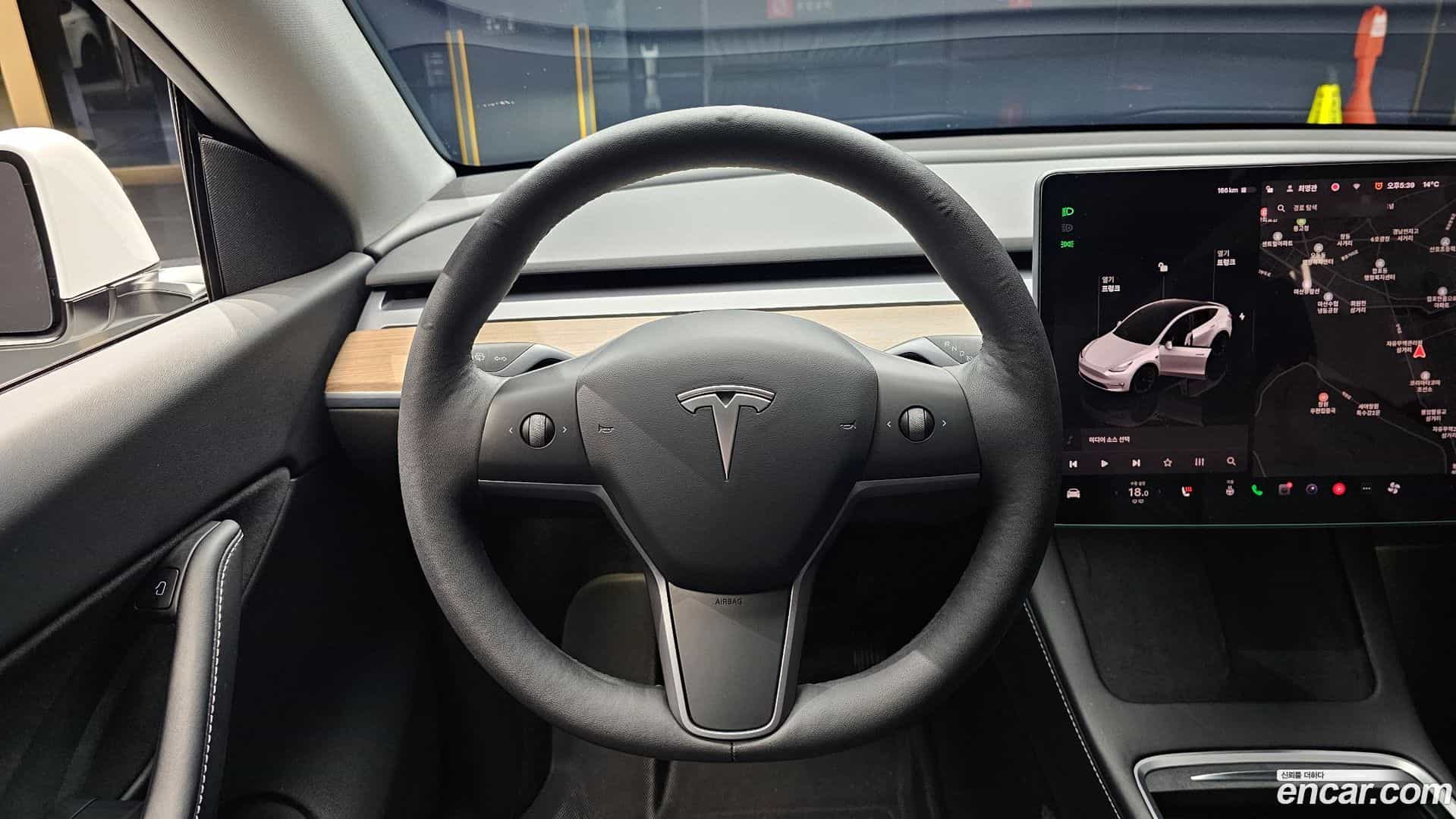 Model Y Tesla 2022.4-OPTION-017