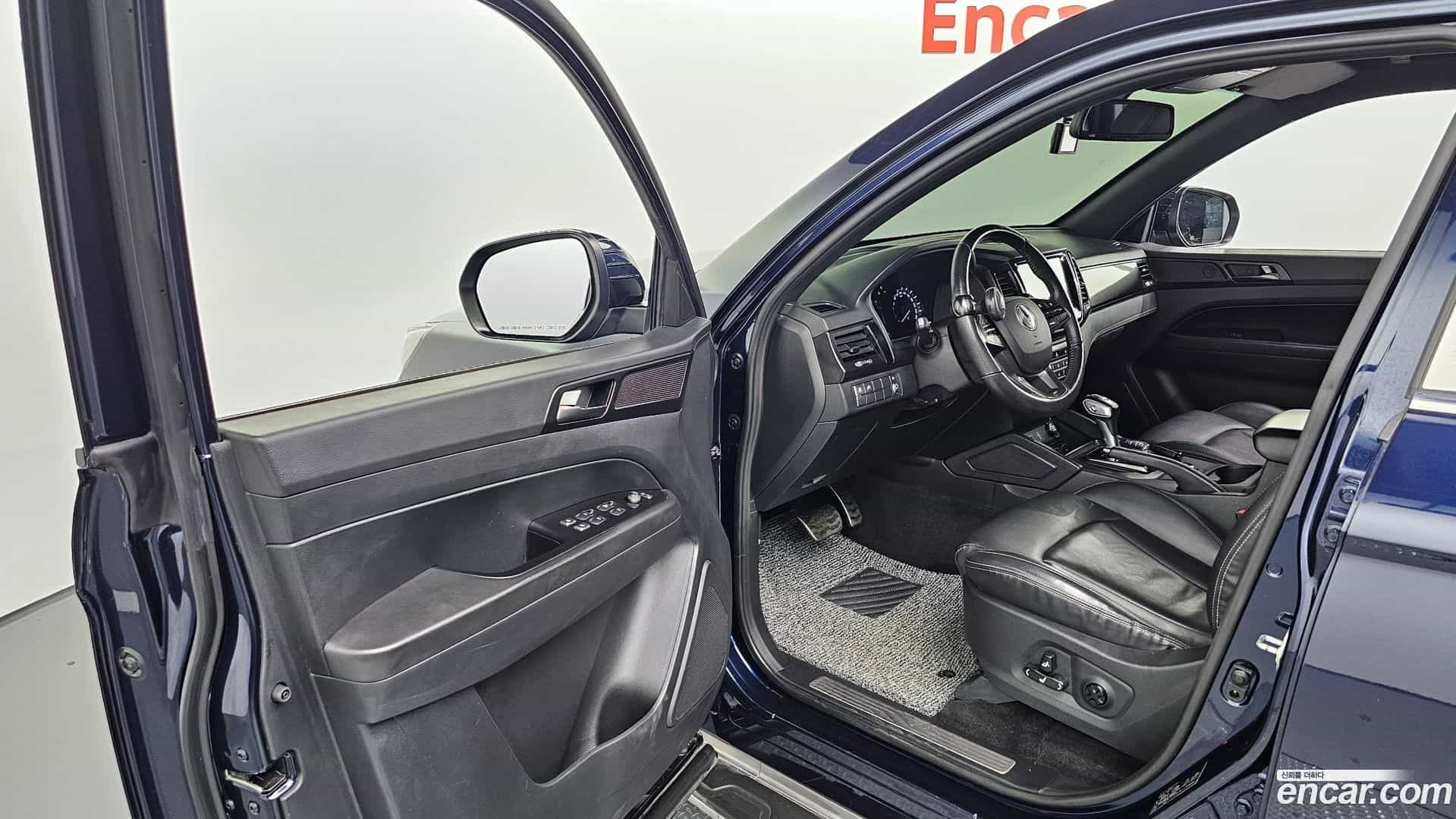 Rexton KG Mobility 2019.10-INNER-010