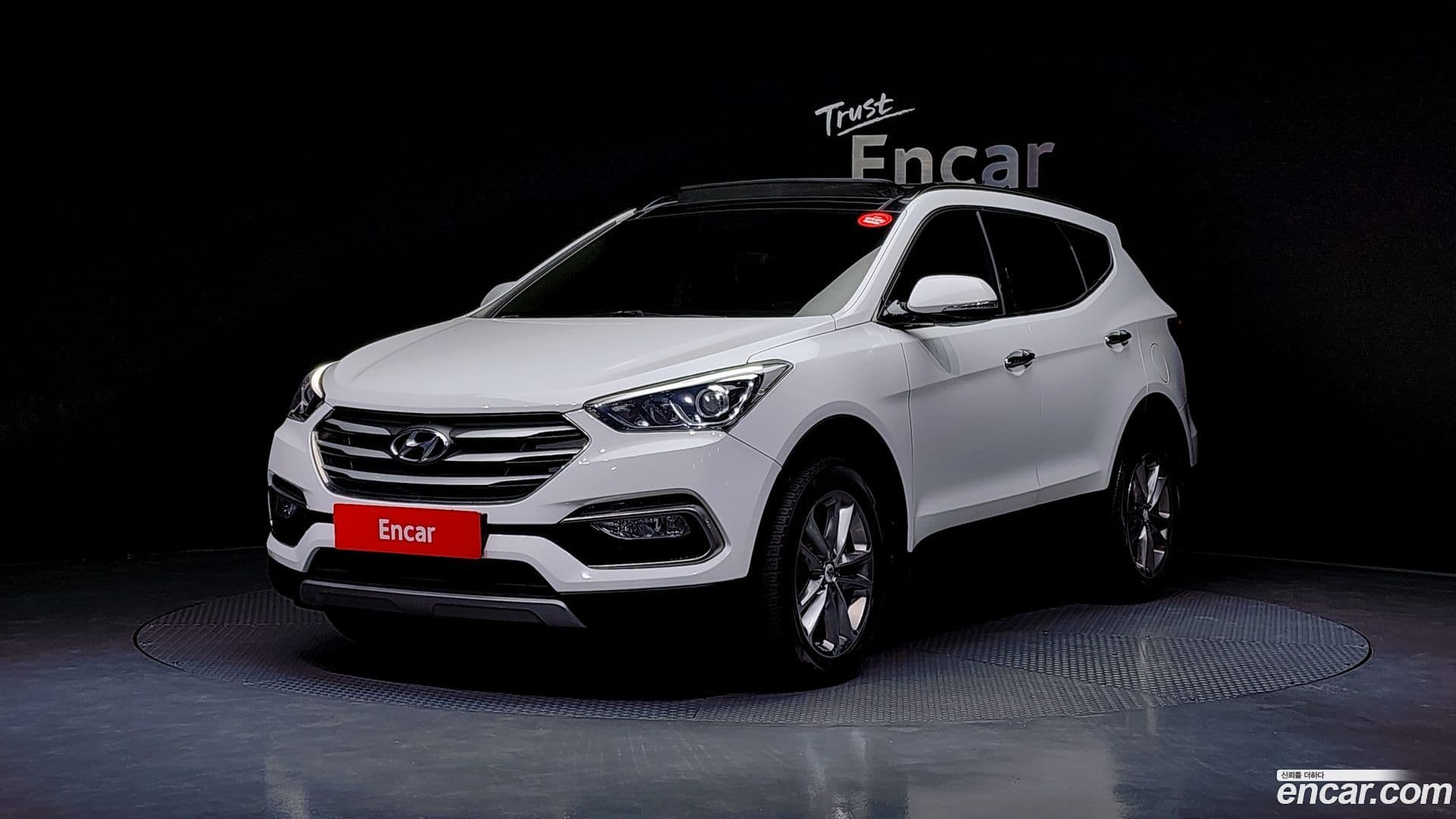 Main__Slider__Photo:Santafe Hyundai 2015.11-0