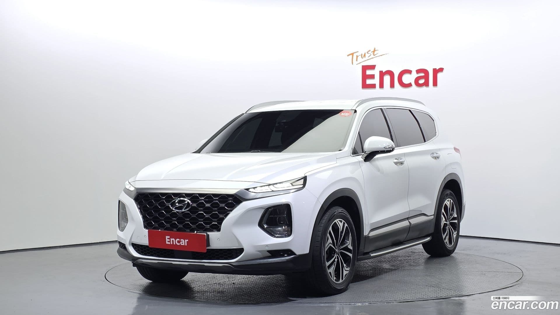 Main__Slider__Photo:Santafe Hyundai 2018.5-0