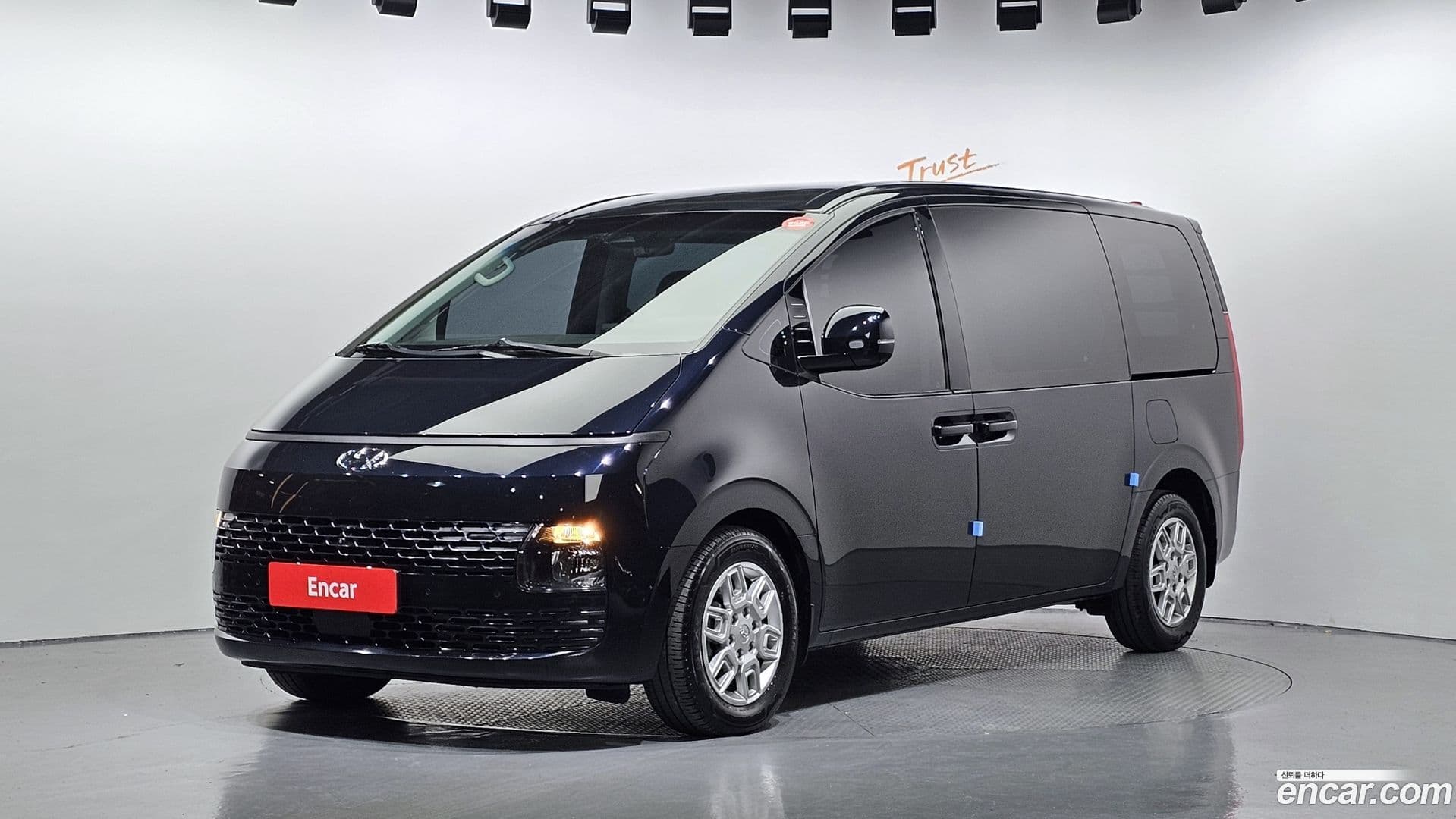 Main__Slider__Photo:Staria Hyundai 2022.8-0