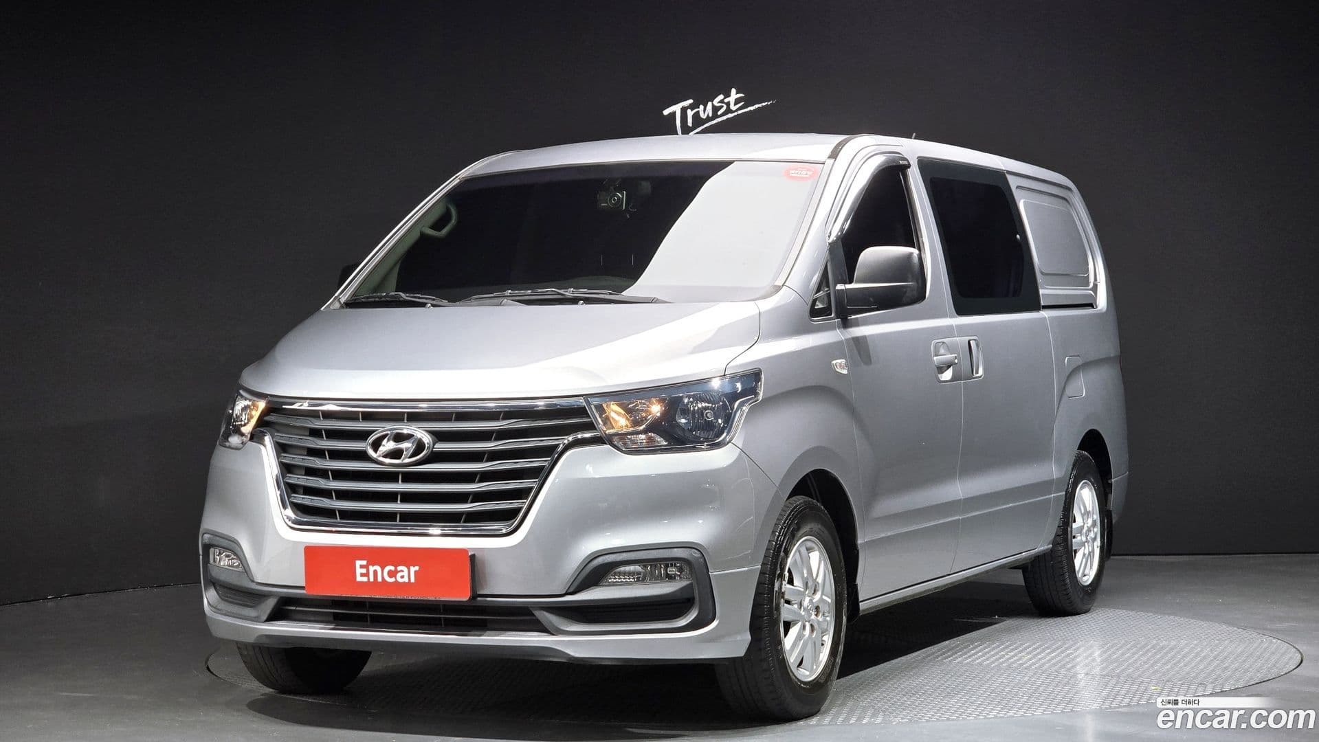 Main__Slider__Photo:Starex Hyundai 2018.3-0