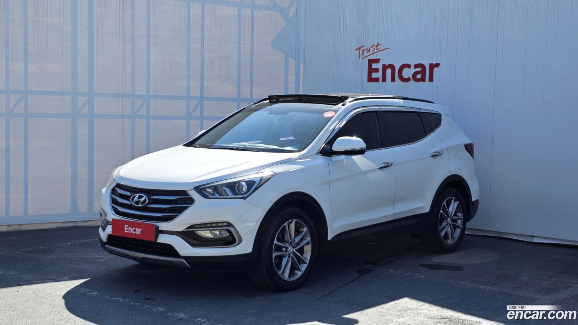 Main__Slider__Photo:Santafe Hyundai 2017.2-0