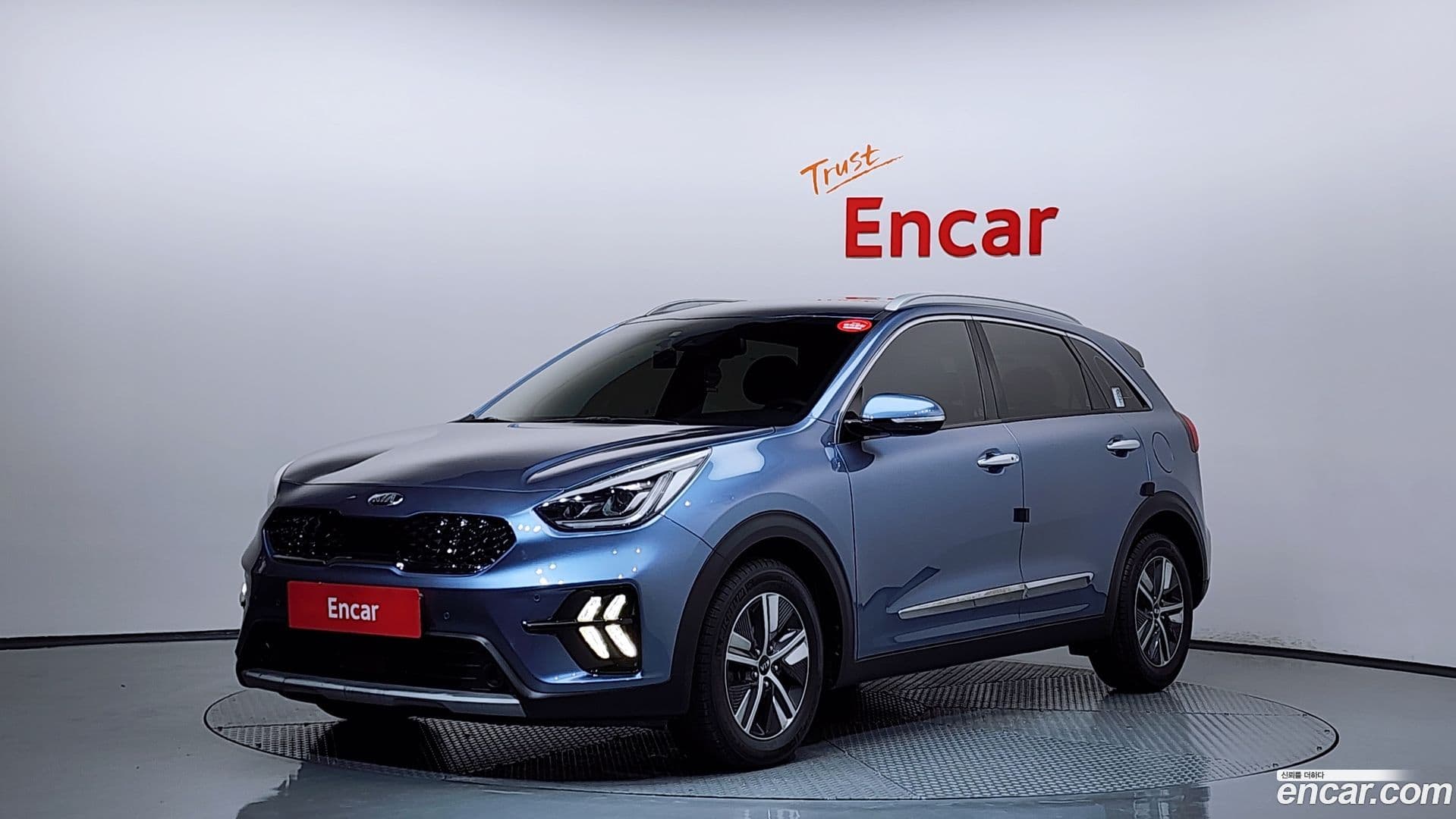 Main__Slider__Photo:Niro Kia 2019.11-0