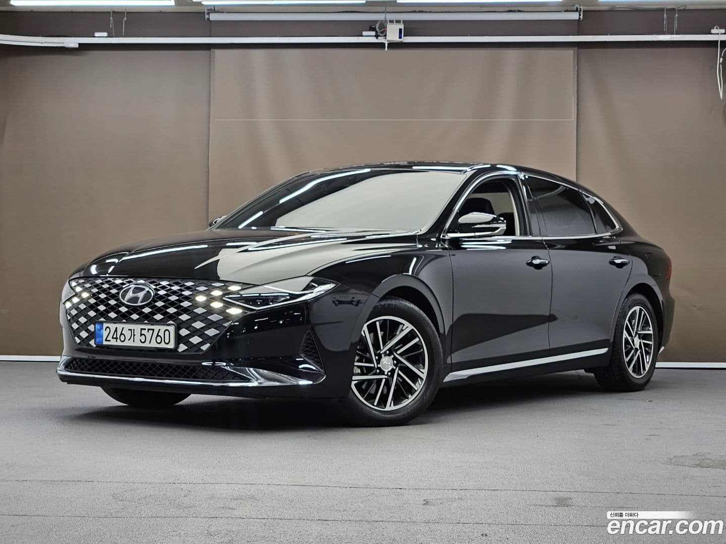Main__Slider__Photo:Grandeur Hyundai 2020.7-0