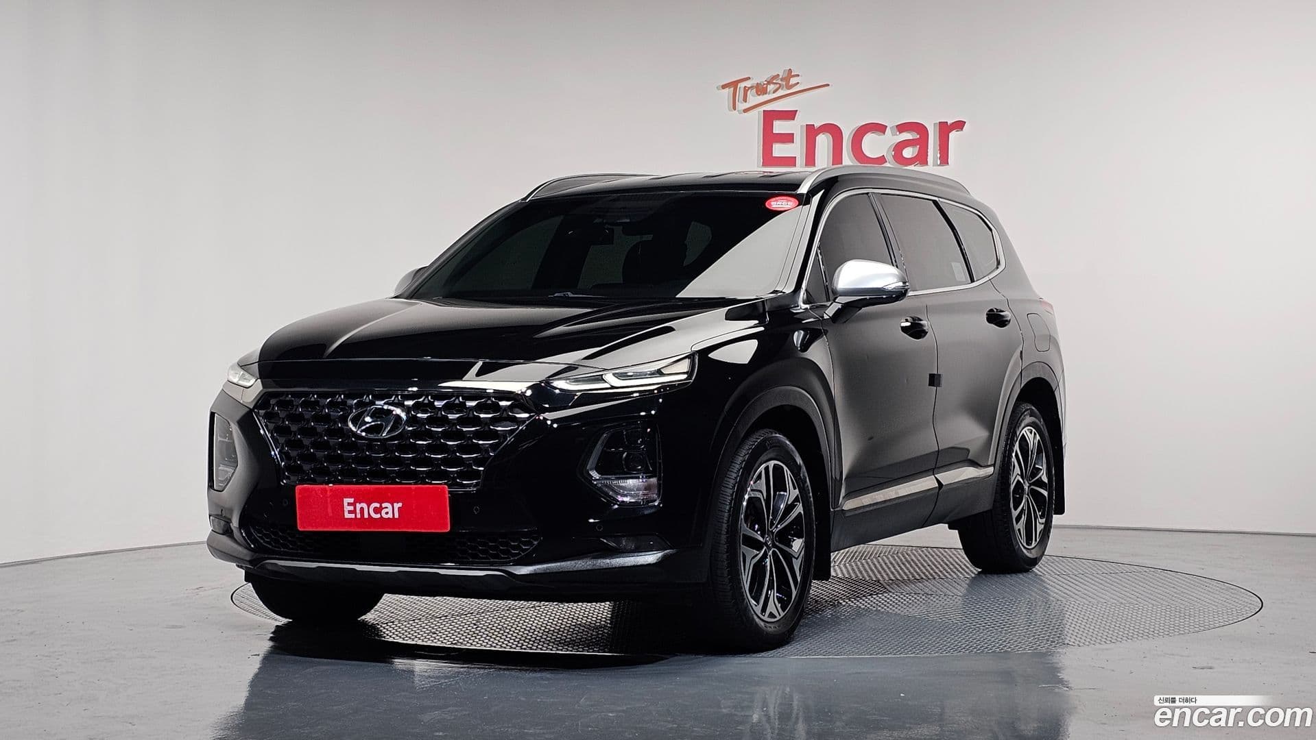 Main__Slider__Photo:Santafe Hyundai 2018.4-0