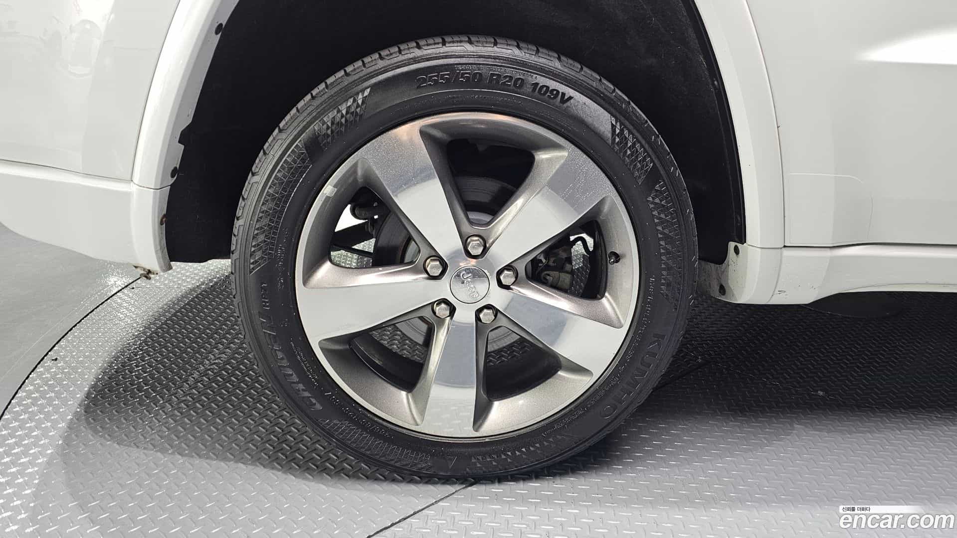 Cherokee Jeep 2015.4-OUTER-005