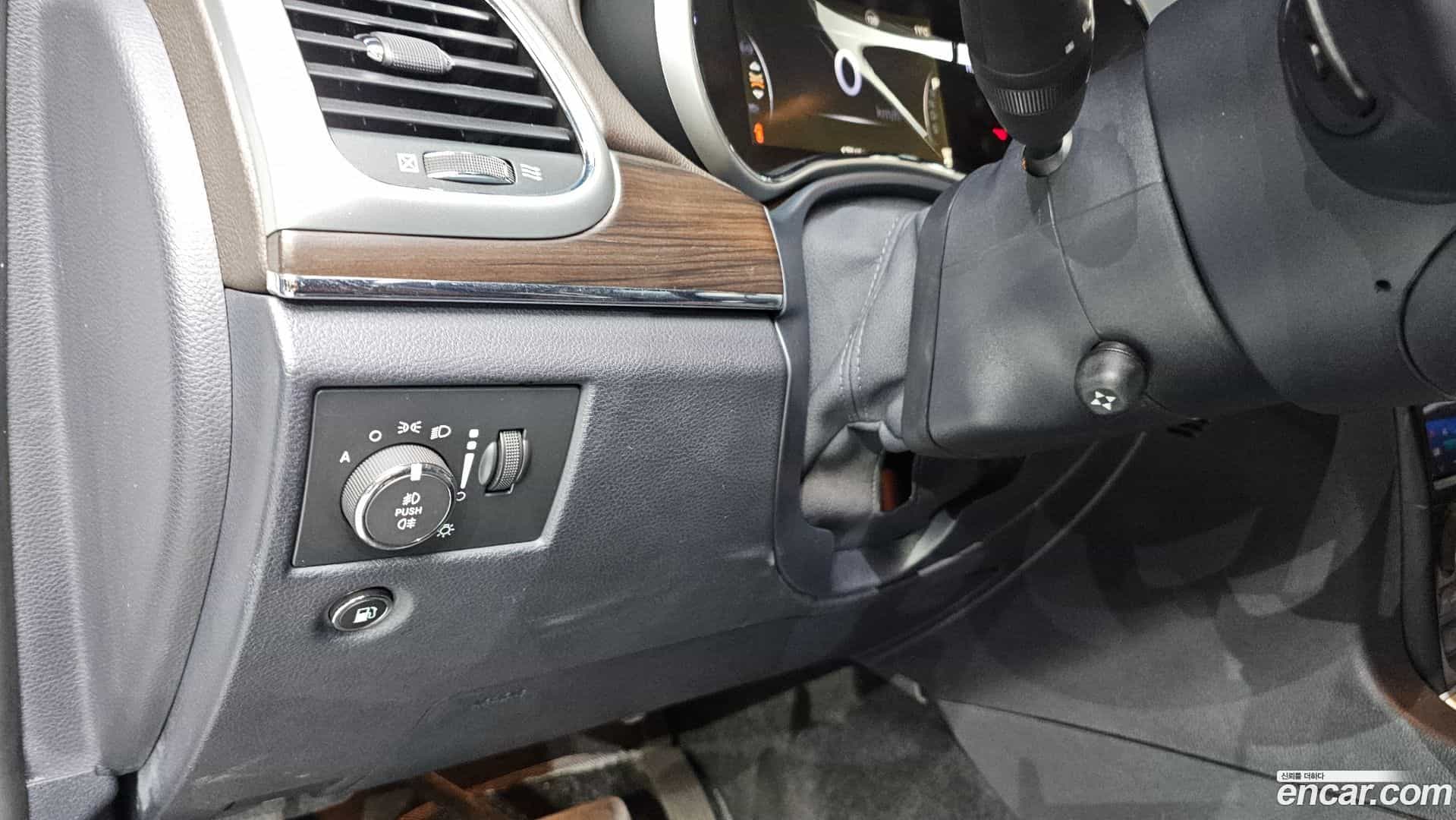 Cherokee Jeep 2015.4-OPTION-017
