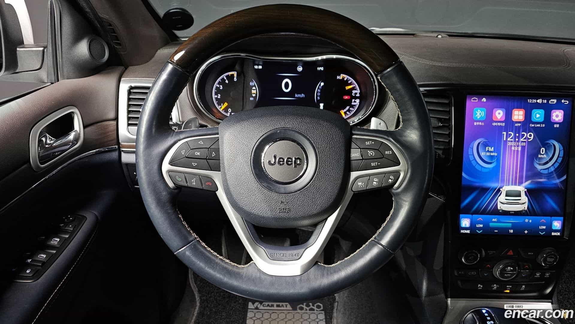 Cherokee Jeep 2015.4-OPTION-018