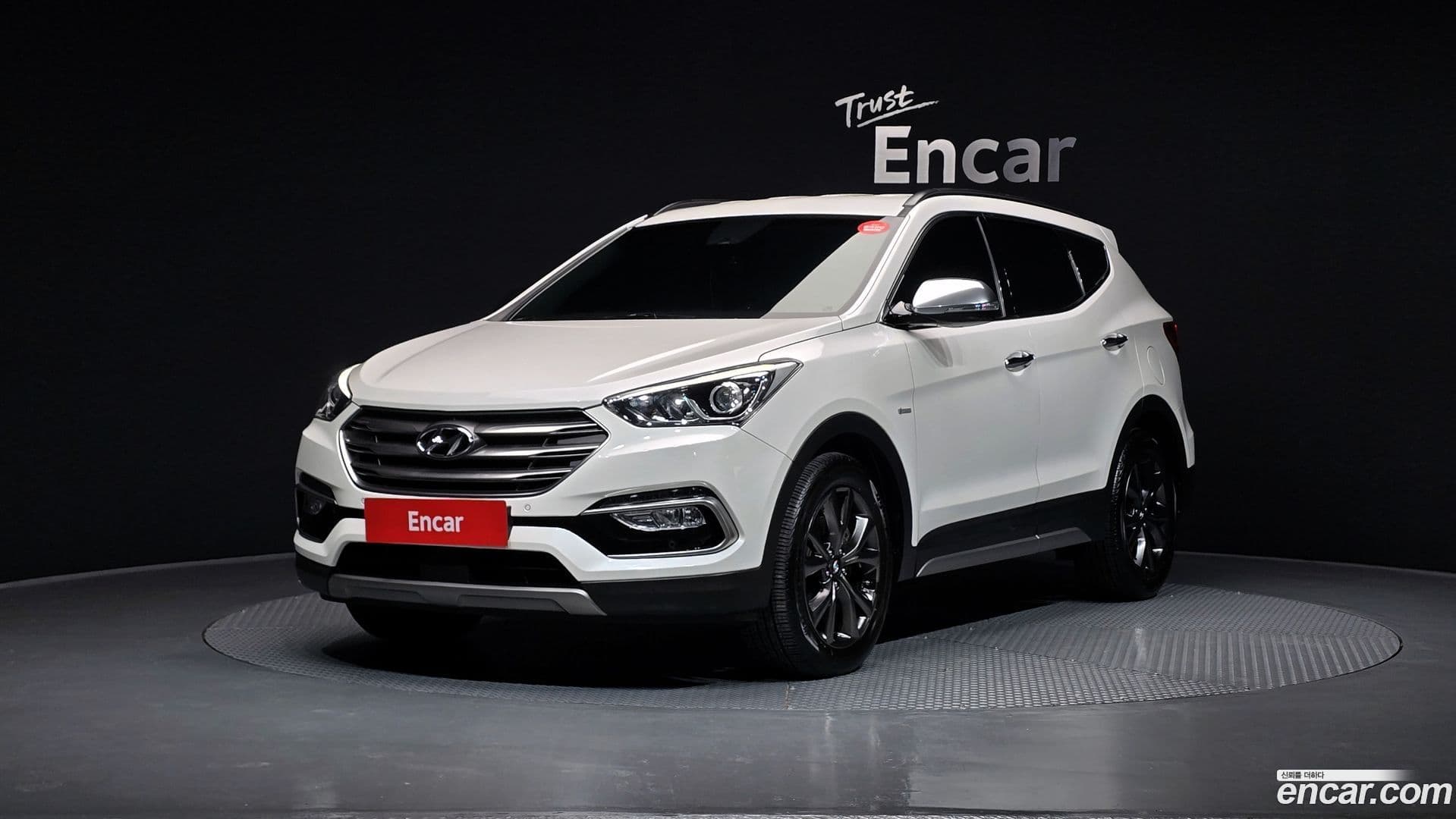 Main__Slider__Photo:Santafe Hyundai 2016.11-0