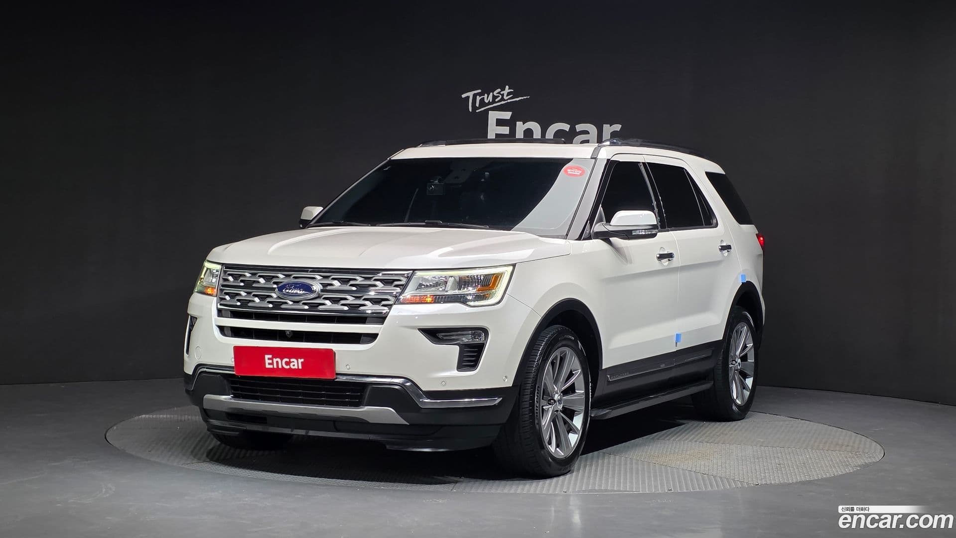 Main__Slider__Photo:Explorer Ford 2019.2-0