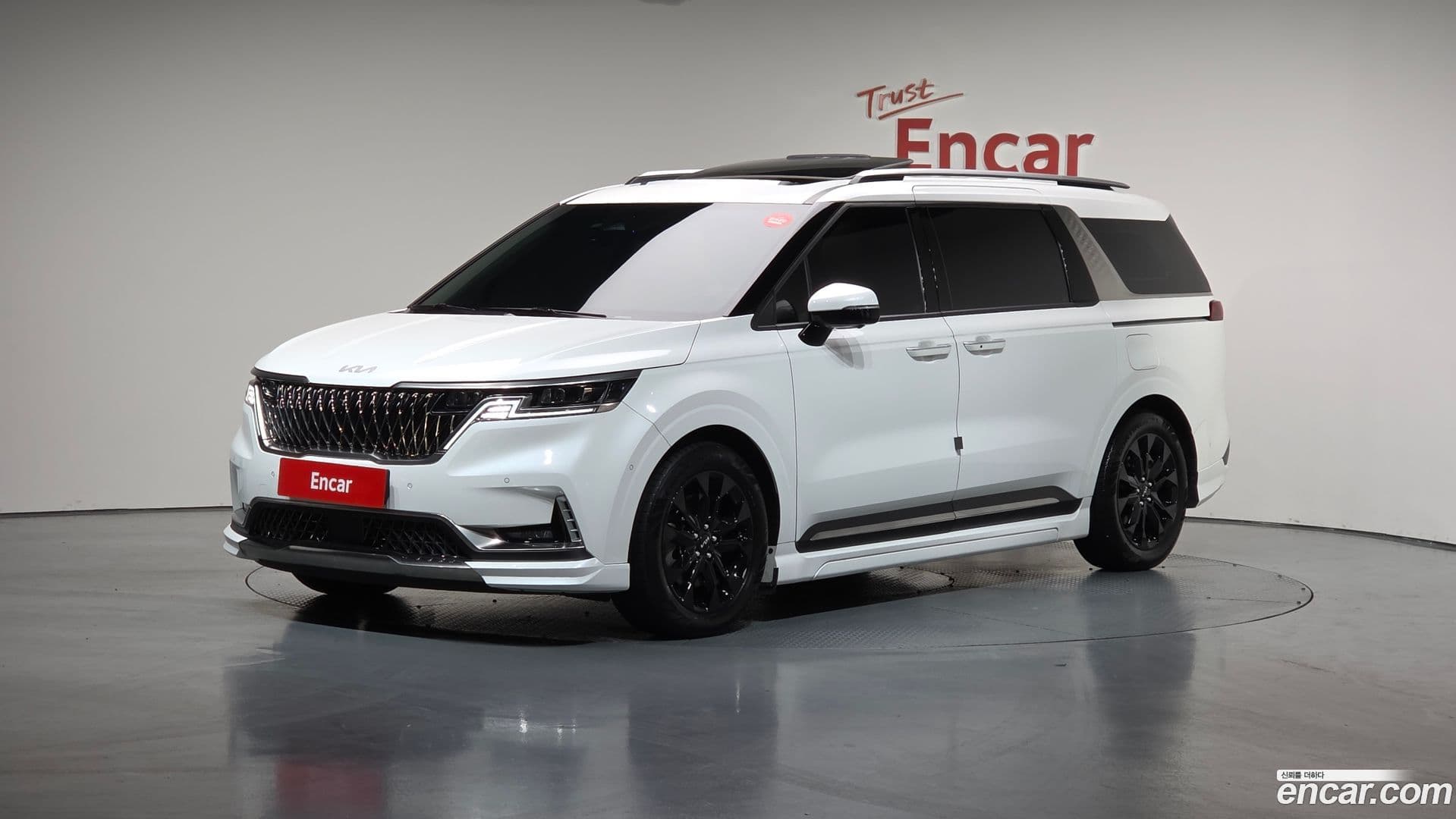 Main__Slider__Photo:Canival Kia 2023.8-0