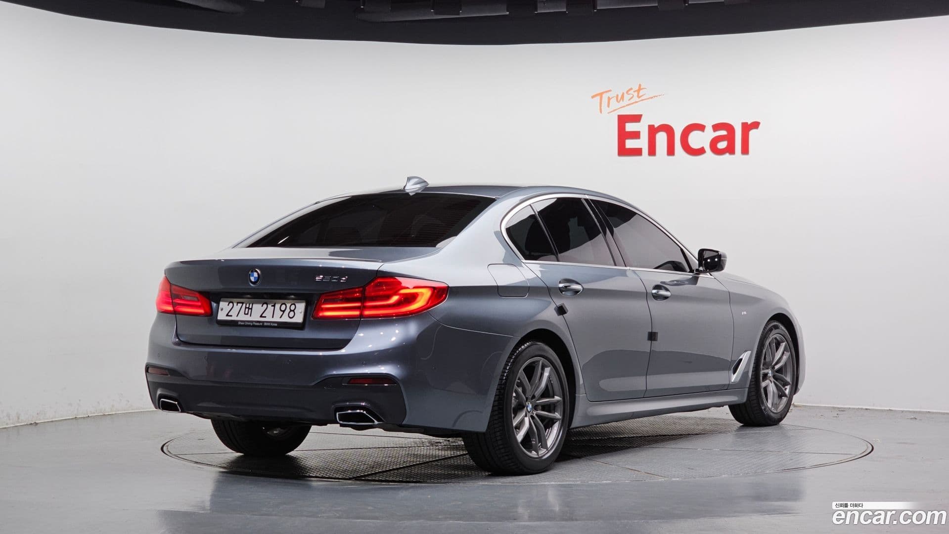 Main__Slider__Photo:5-Series BMW 2017.10-0