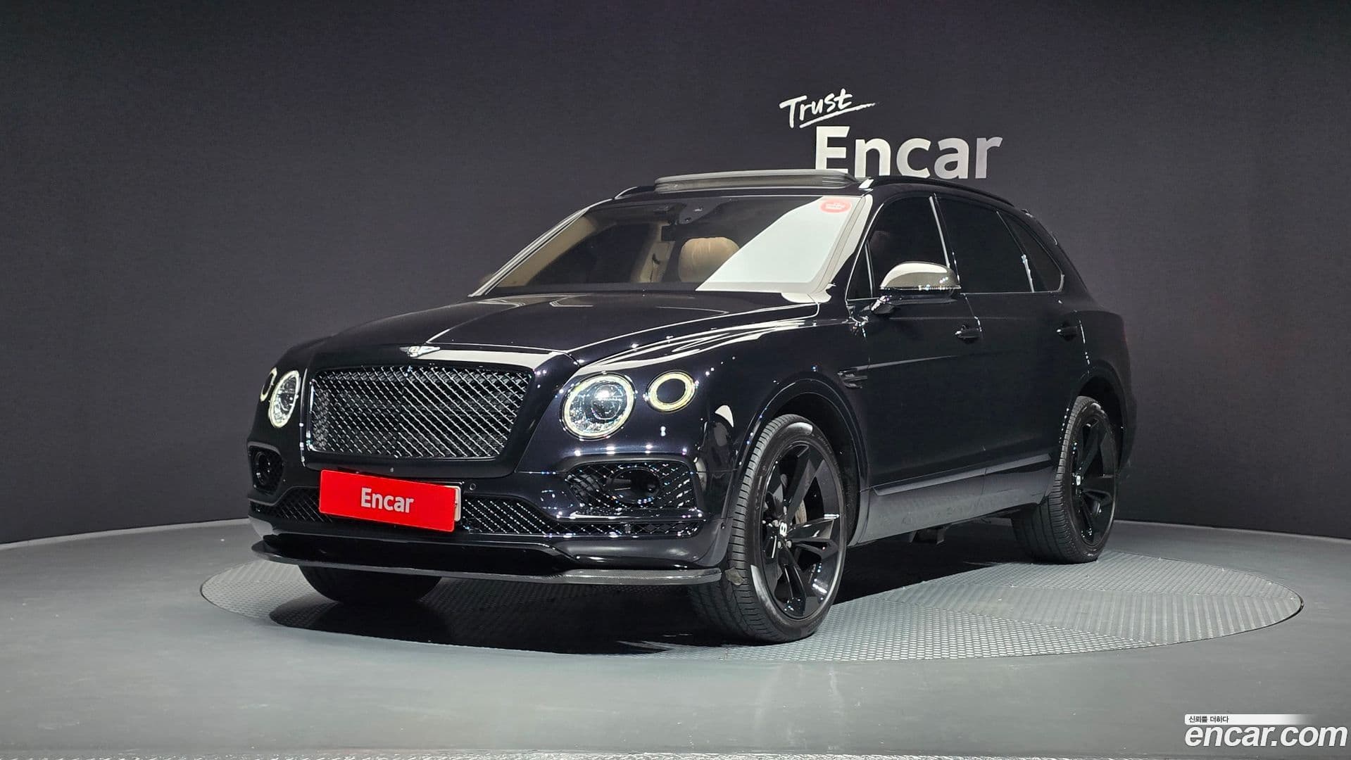 Main__Slider__Photo:Bentayga Bentley 2017.4-0