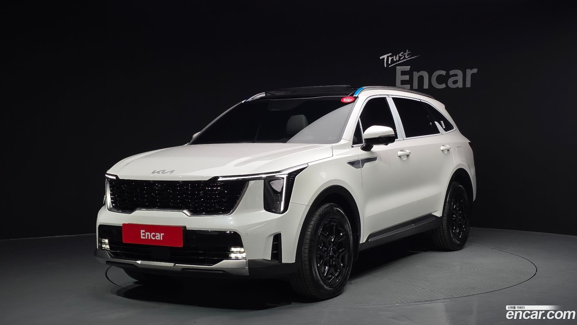 Main__Slider__Photo:Sorento Kia 2024.6-0