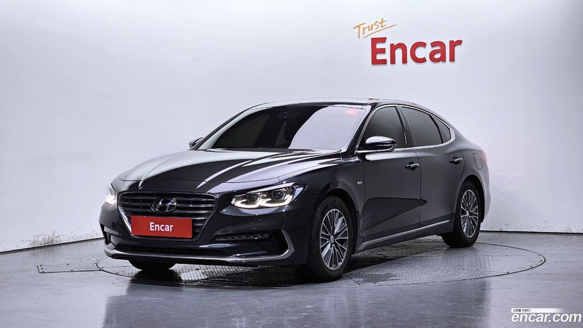 Main__Slider__Photo:Grandeur Hyundai 2019.9-0