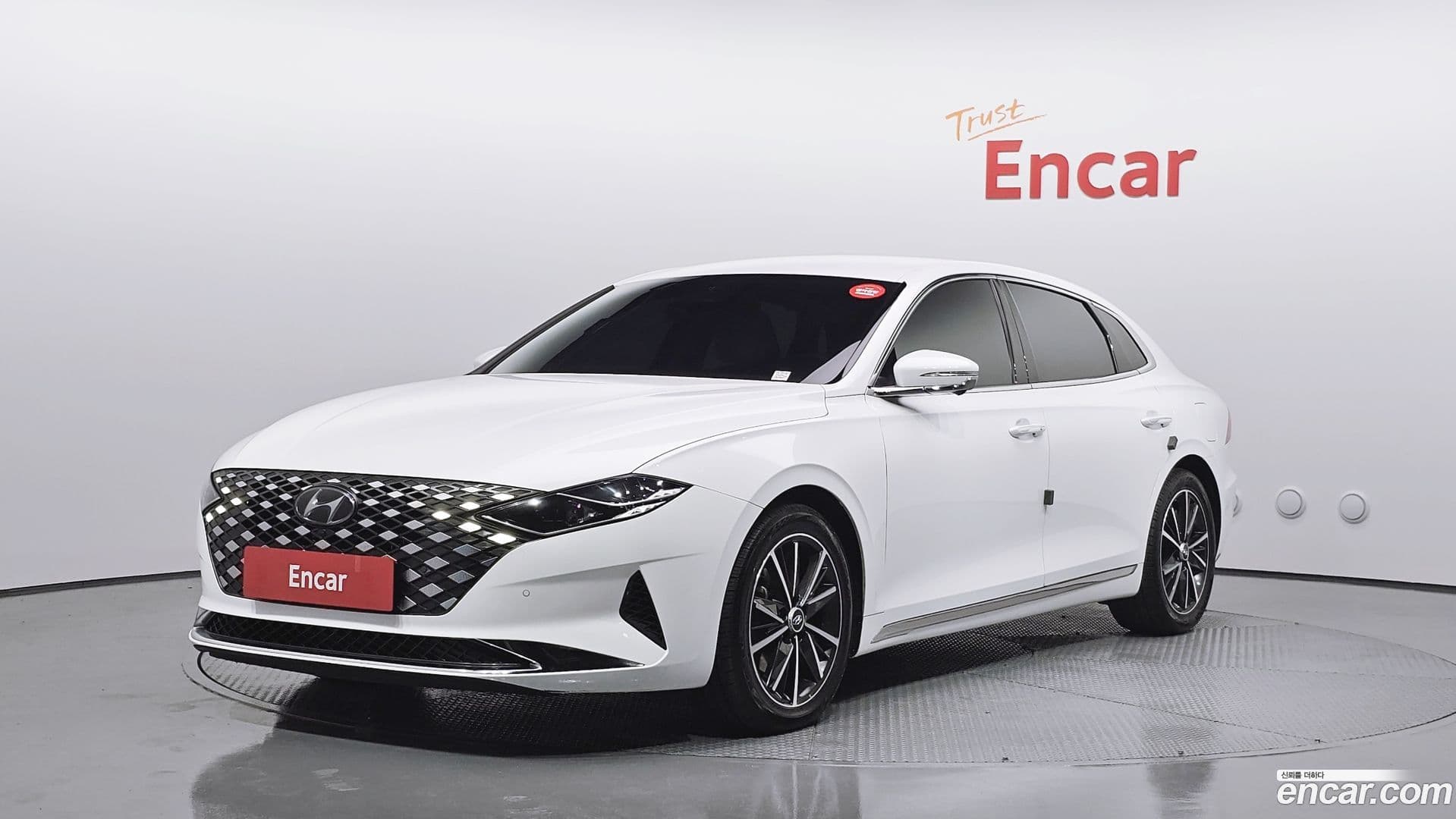 Main__Slider__Photo:Grandeur Hyundai 2022.5-0