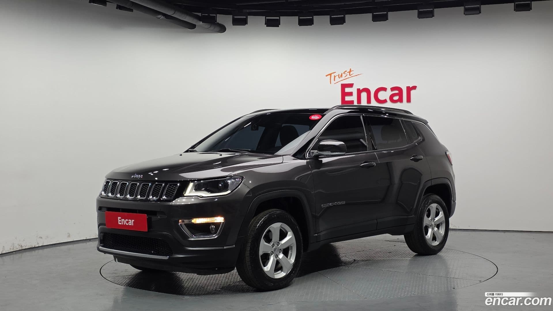 Main__Slider__Photo:Compass Jeep 2018.6-0
