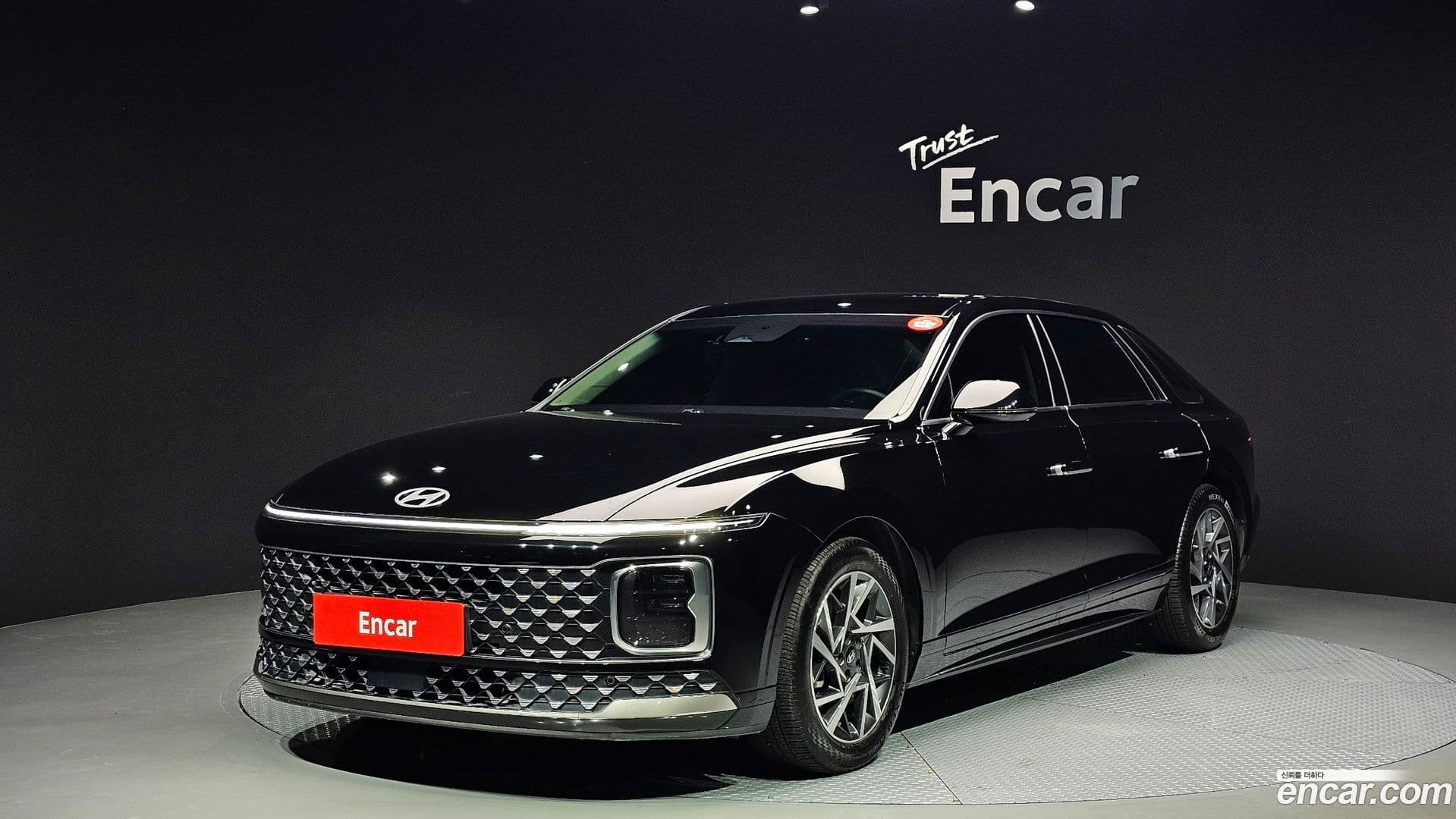 Main__Slider__Photo:Grandeur Hyundai 2022.11-0
