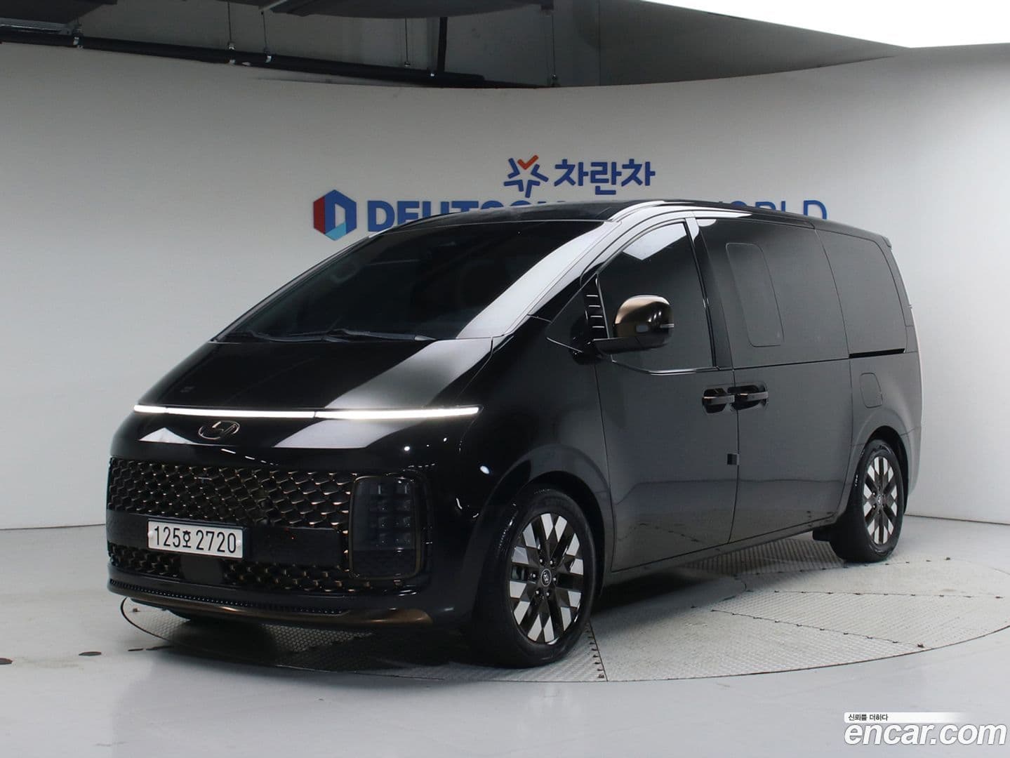 Main__Slider__Photo:Staria Hyundai 2021.10-0
