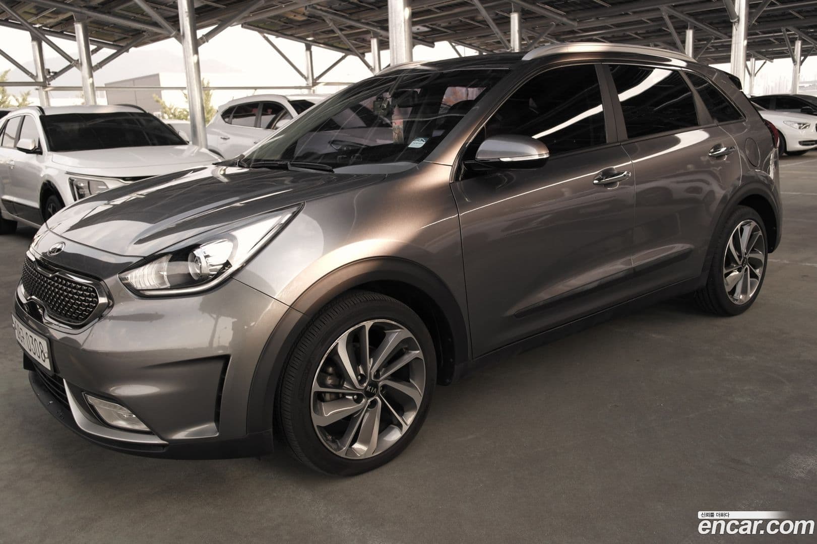 Main__Slider__Photo:Niro Kia 2016.10-0