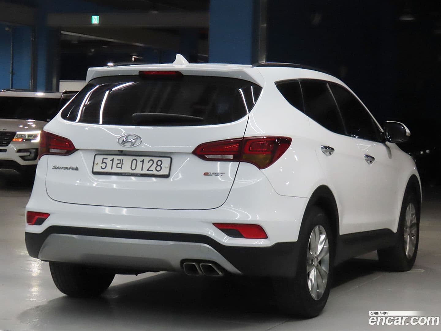 Main__Slider__Photo:Santafe Hyundai 2015.9-0