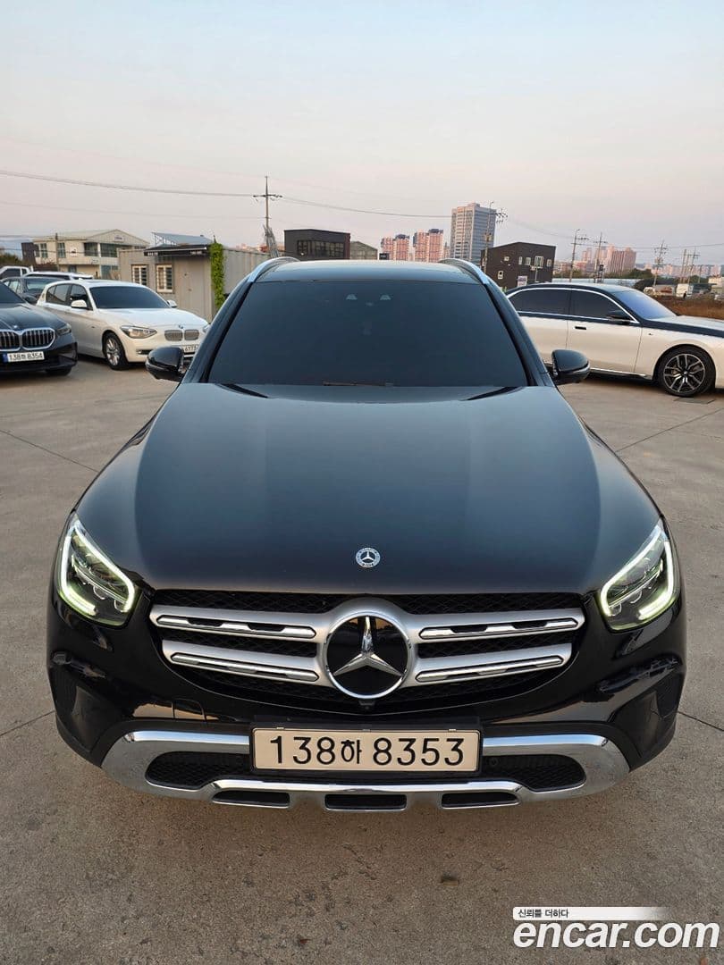 Main__Slider__Photo:GLC-Class Mercedes-Benz 2022.4-0