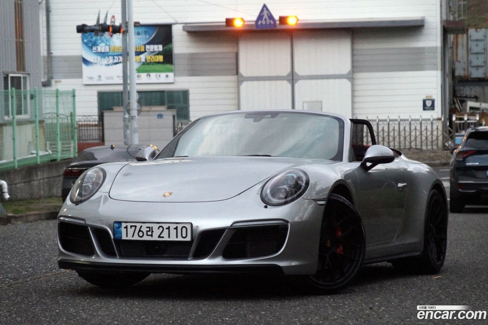 Main__Slider__Photo:911 Porsche 2017.9-0