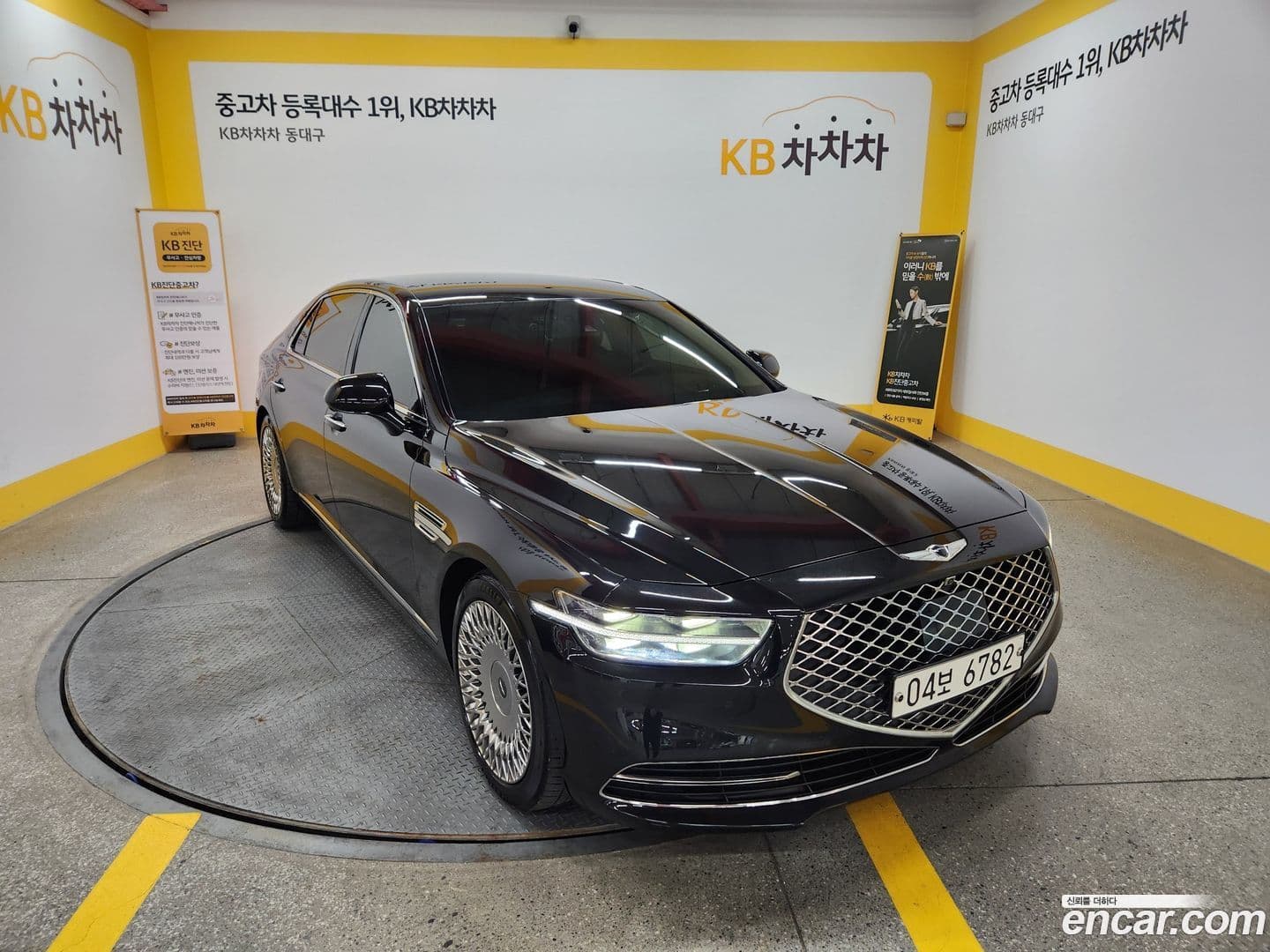 Main__Slider__Photo:G90 Genesis 2019.6-0