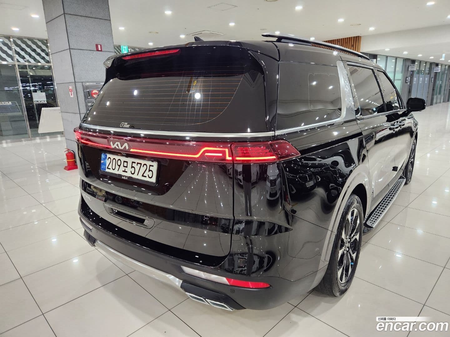 Main__Slider__Photo:Canival Kia 2022.9-0