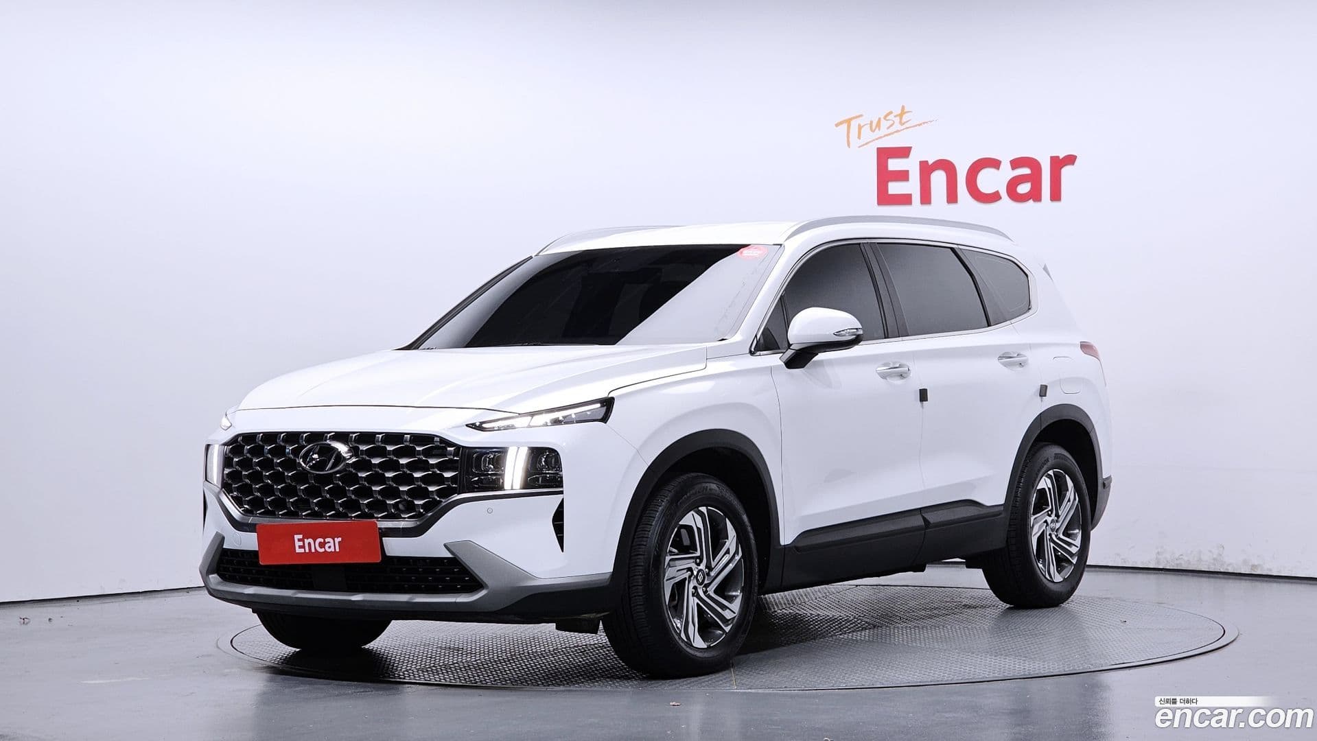 Main__Slider__Photo:Santafe Hyundai 2023.0-0