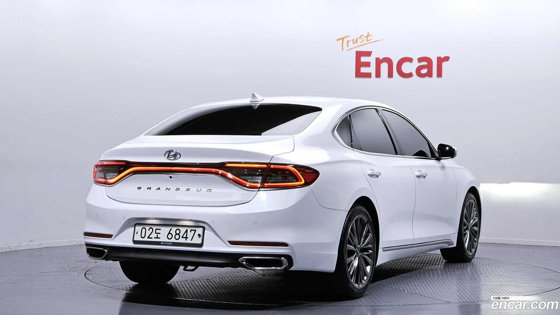 Main__Slider__Photo:Grandeur Hyundai 2017.11-0