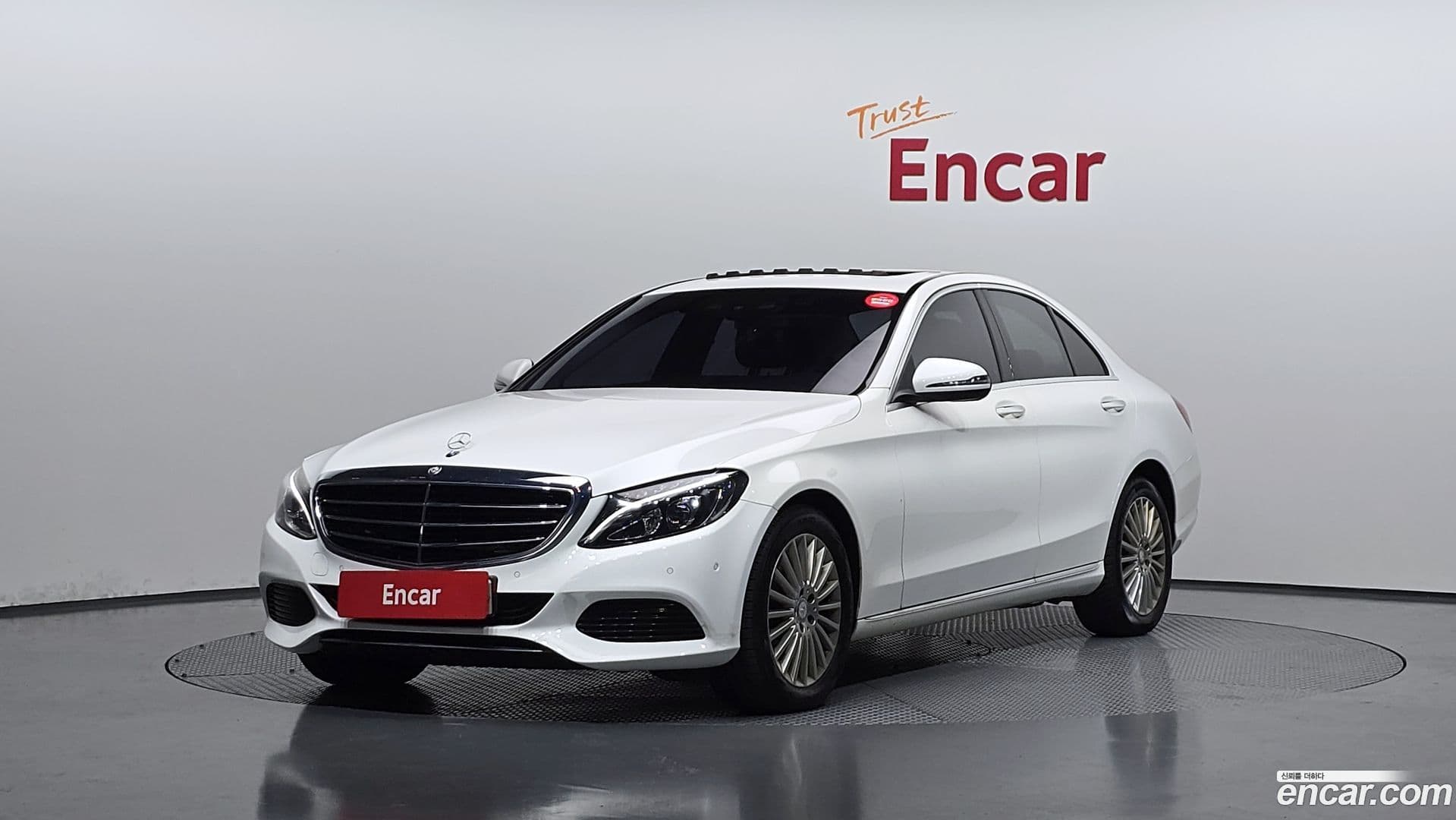 Main__Slider__Photo:C-Class Mercedes-Benz 2017.1-0