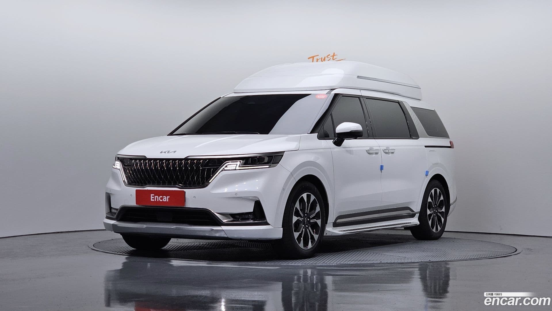 Main__Slider__Photo:Canival Kia 2023.2-0