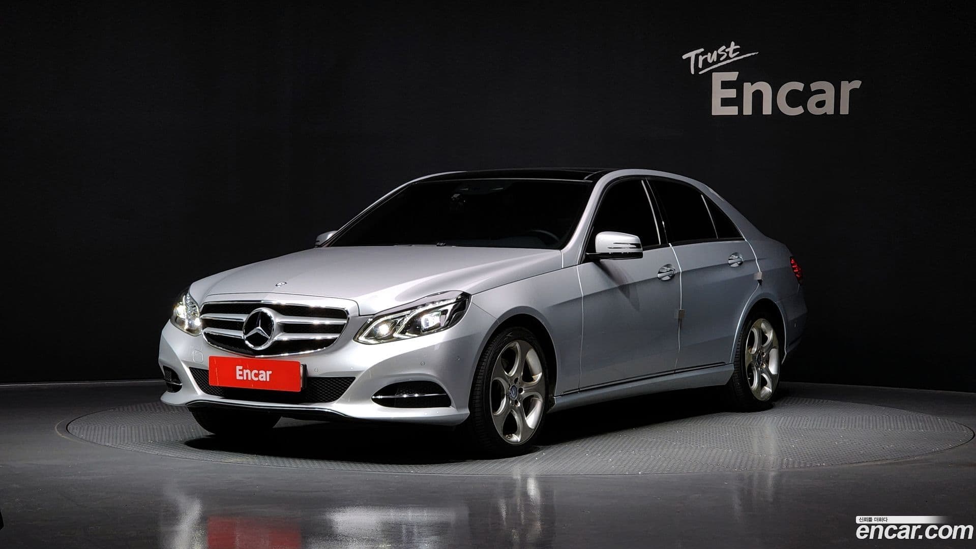 Main__Slider__Photo:E-Class Mercedes-Benz 2014.6-0
