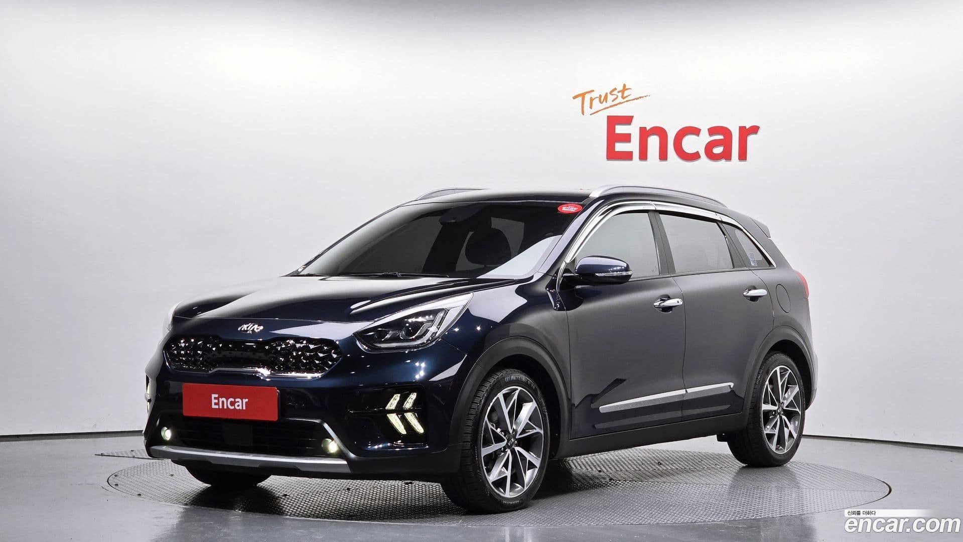 Main__Slider__Photo:Niro Kia 2019.5-0