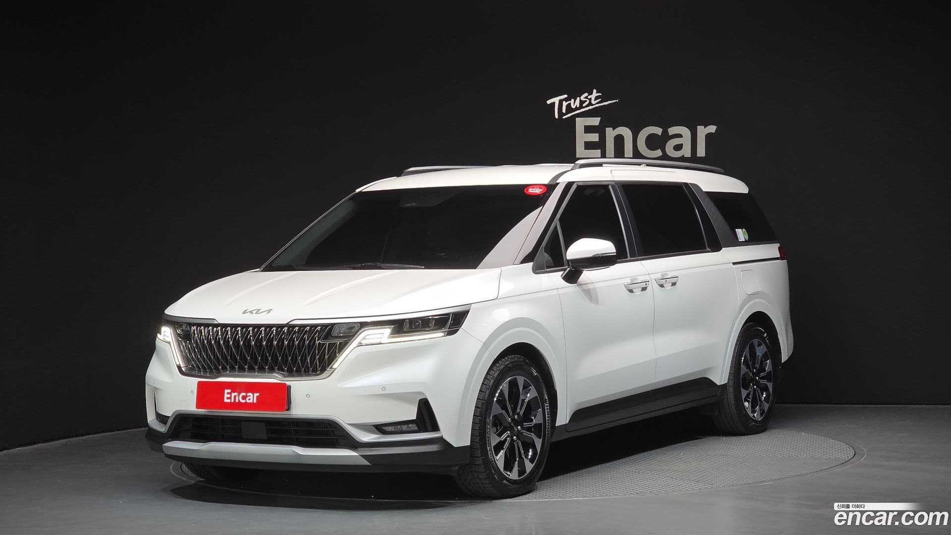 Main__Slider__Photo:Canival Kia 2021.9-0