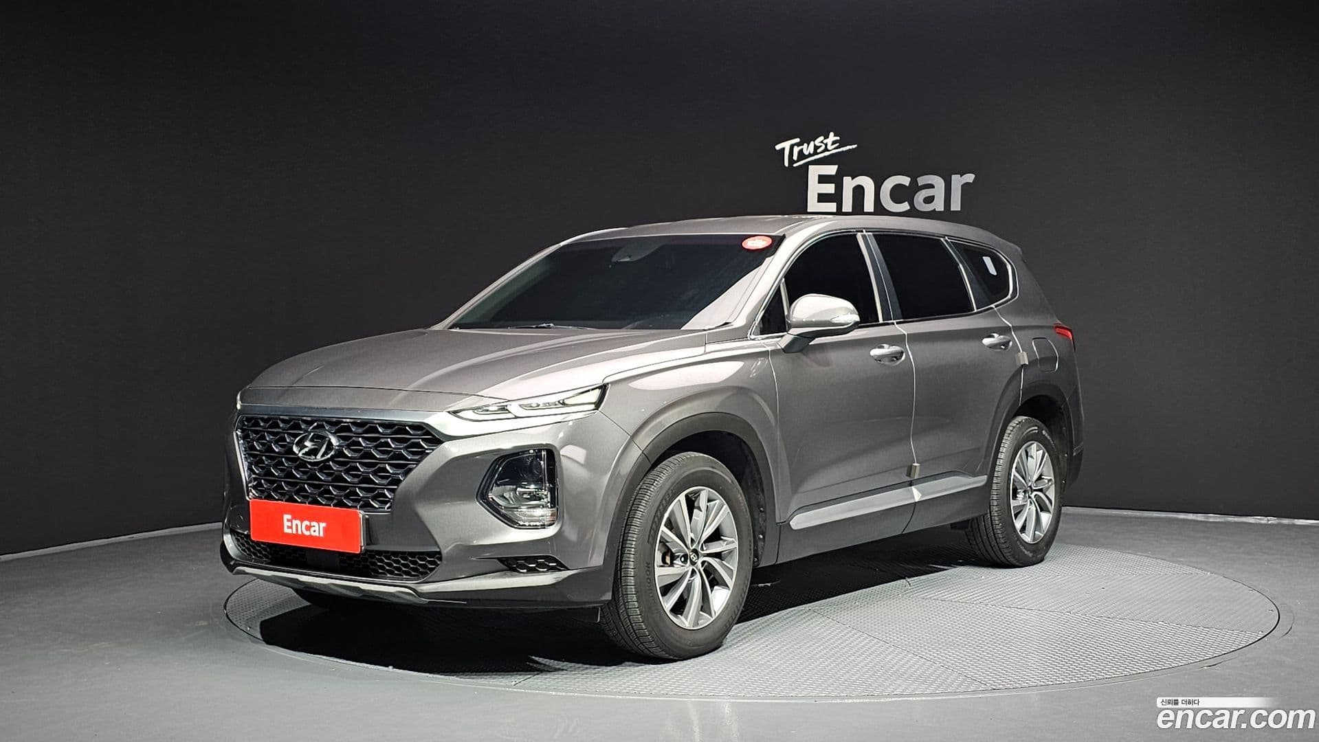 Main__Slider__Photo:Santafe Hyundai 2020.4-0
