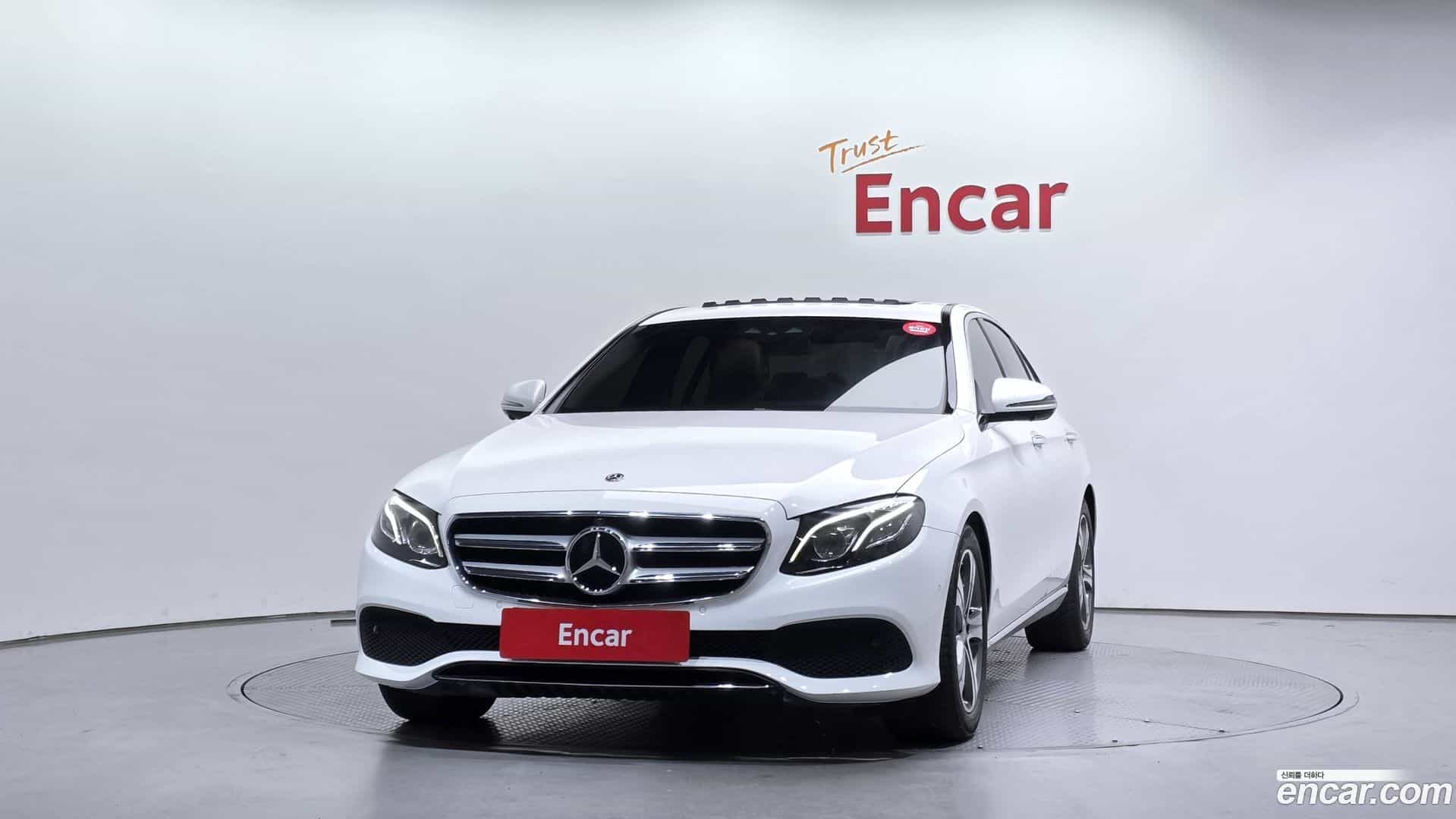 E-Class Mercedes-Benz 2020.5-OUTER-3