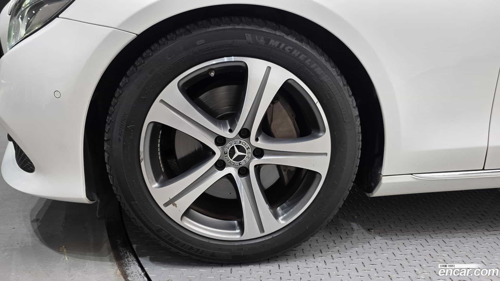 E-Class Mercedes-Benz 2020.5-OUTER-5