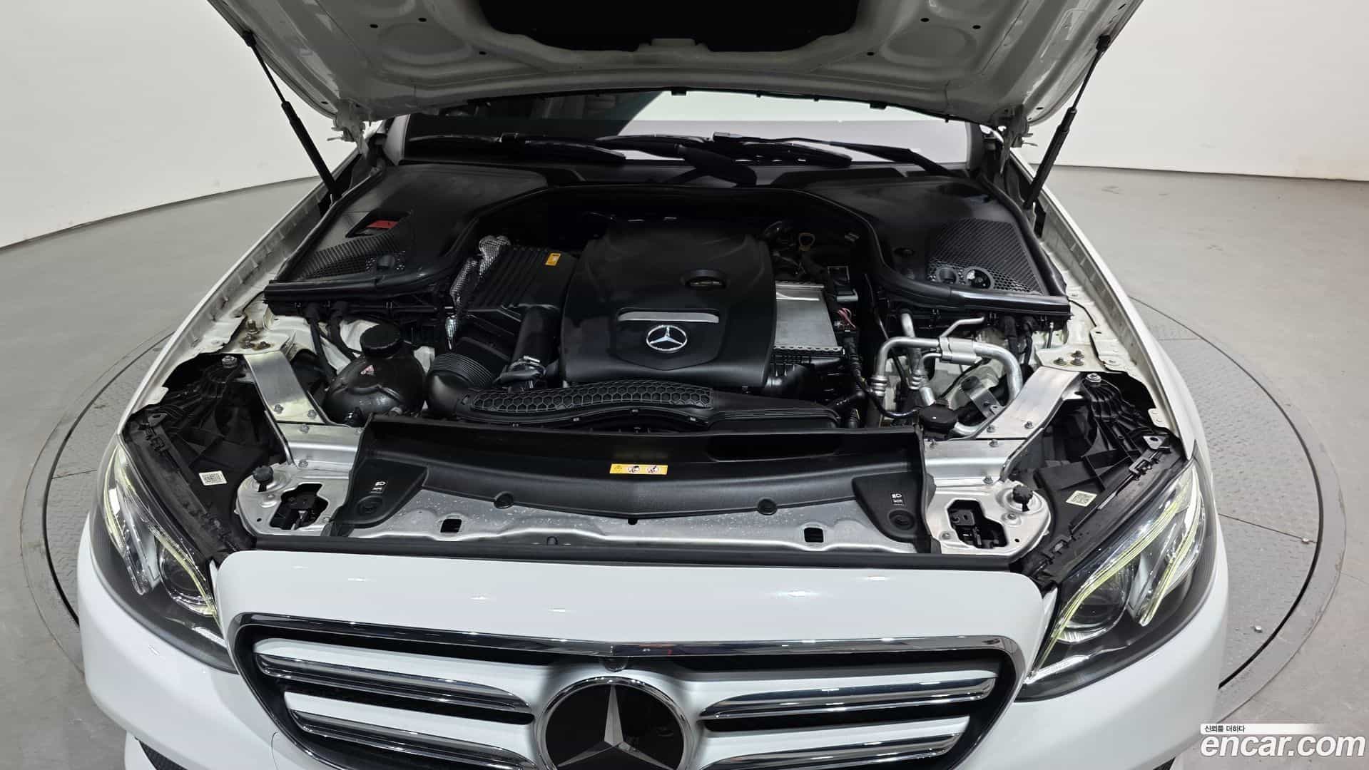 E-Class Mercedes-Benz 2020.5-INNER-6