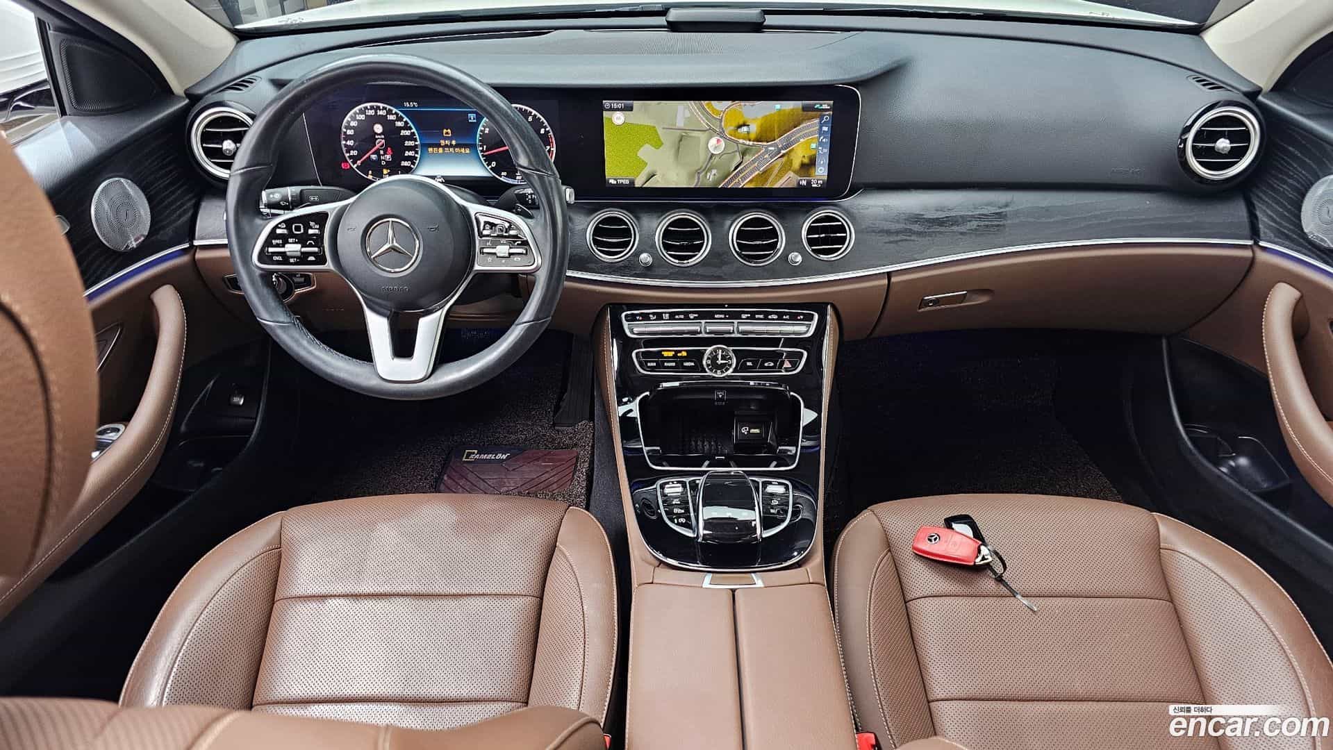 E-Class Mercedes-Benz 2020.5-INNER-7
