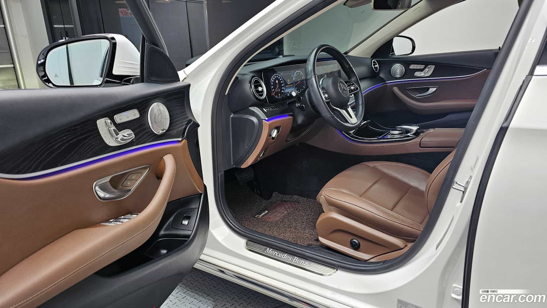 E-Class Mercedes-Benz 2020.5-INNER-10